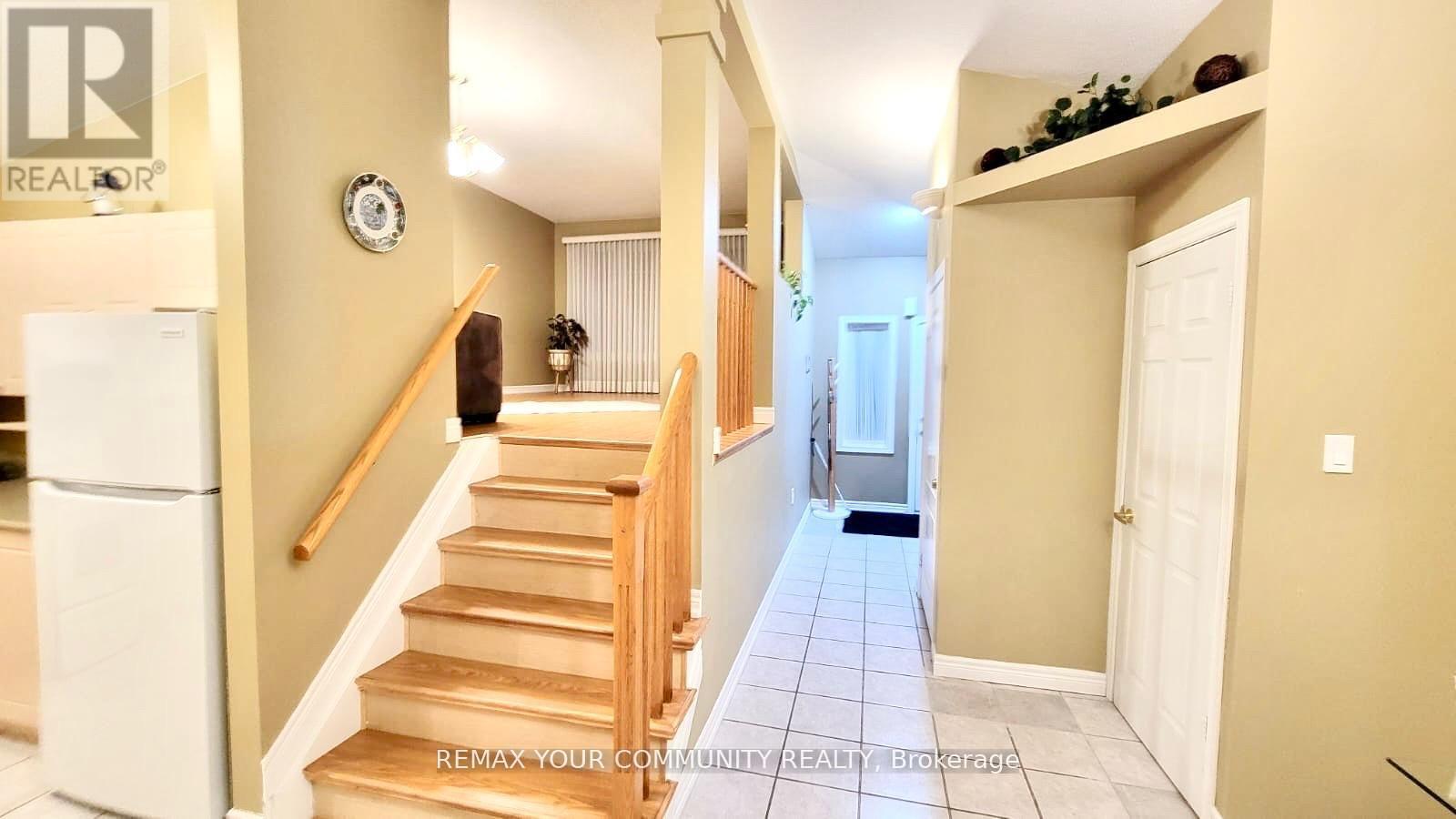 Main Level - 20 Veseli Court N, Bradford West Gwillimbury (Bradford), Ontario  L3Z 3C3 - Photo 21 - N13081540