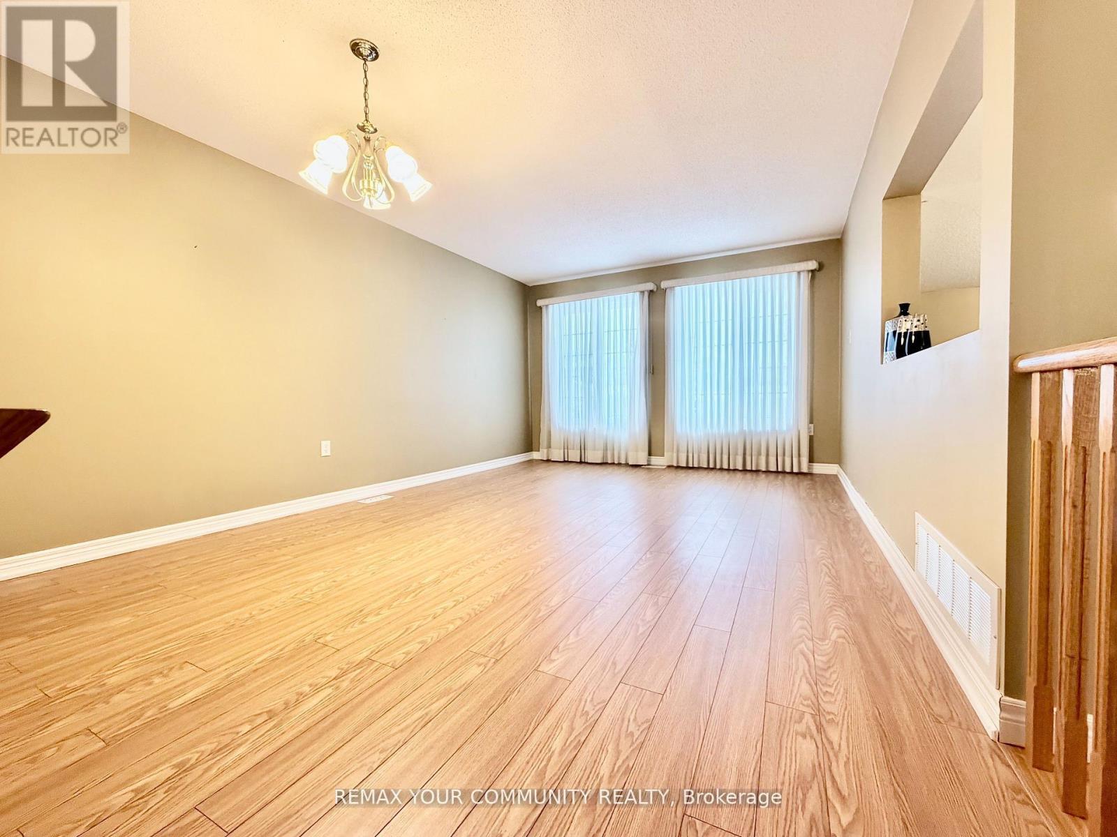 Main Level - 20 Veseli Court N, Bradford West Gwillimbury (Bradford), Ontario  L3Z 3C3 - Photo 23 - N13081540