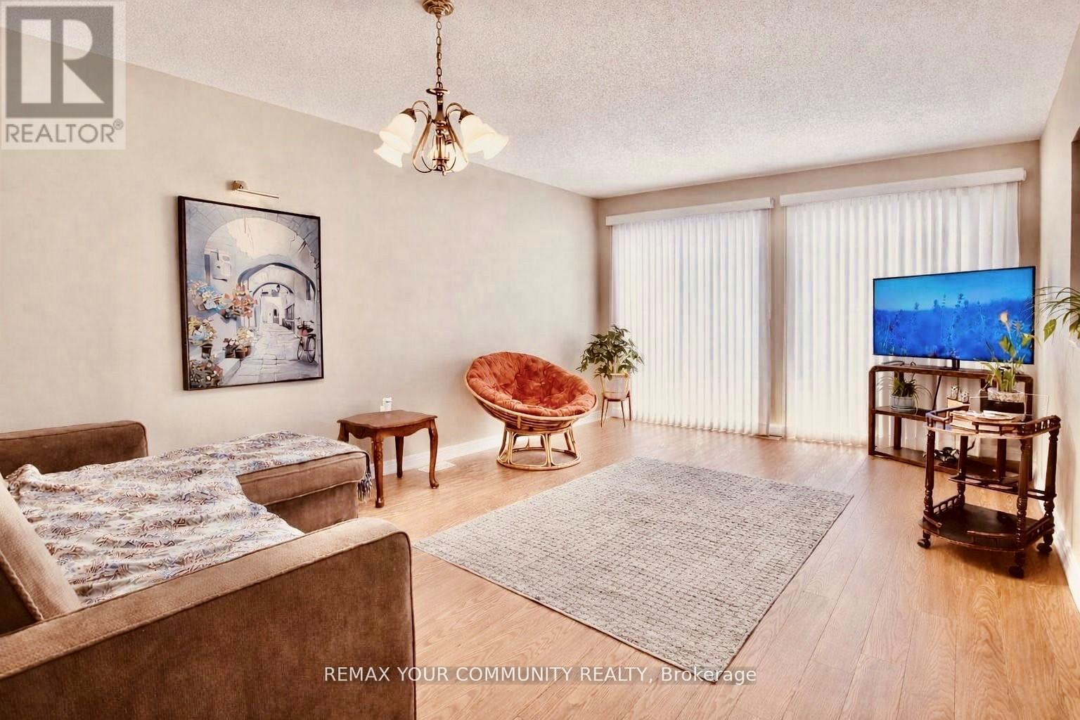 Main Level - 20 Veseli Court N, Bradford West Gwillimbury (Bradford), Ontario  L3Z 3C3 - Photo 24 - N13081540