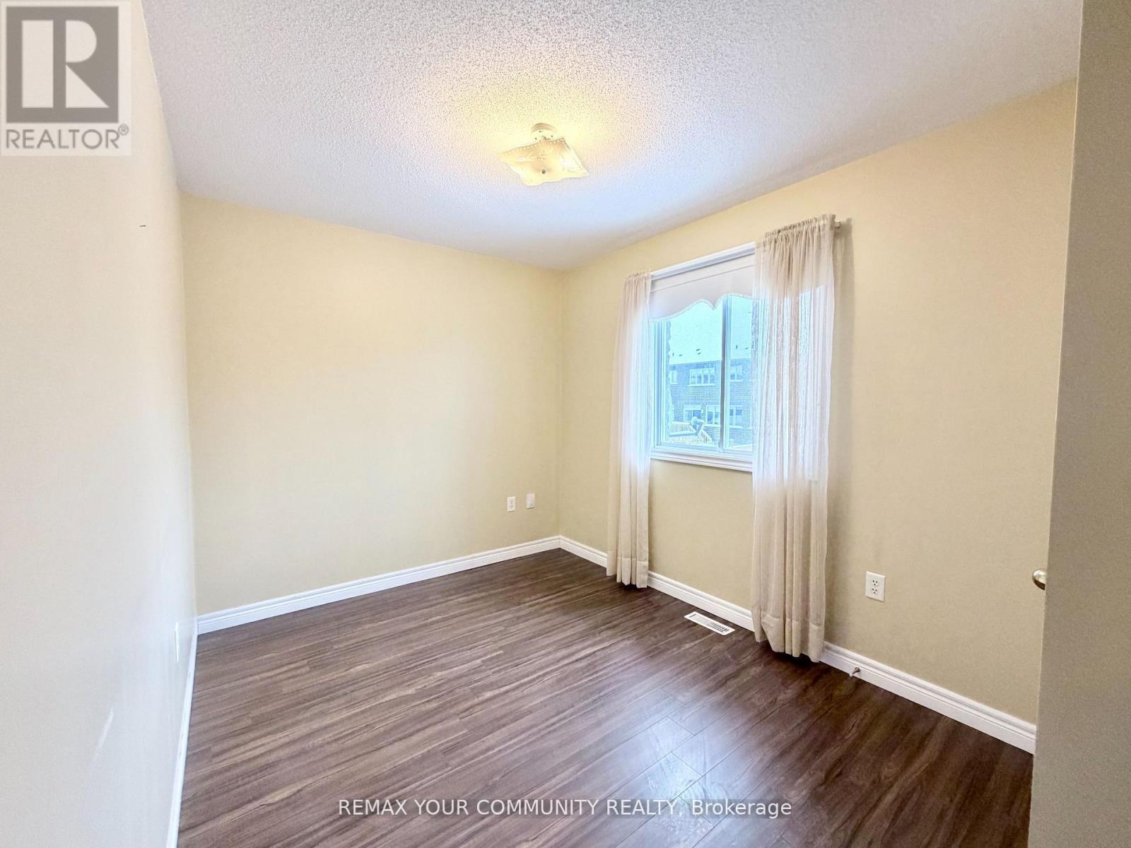 Main Level - 20 Veseli Court N, Bradford West Gwillimbury (Bradford), Ontario  L3Z 3C3 - Photo 29 - N13081540