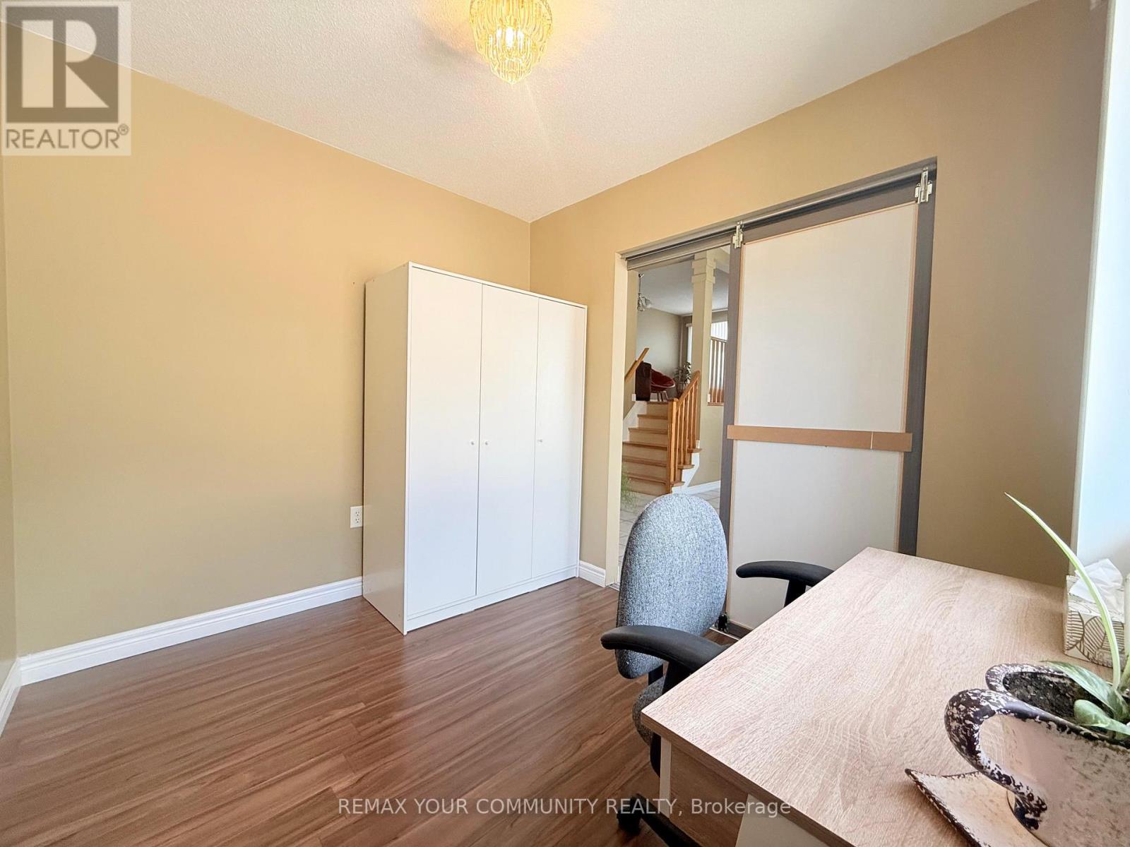 Main Level - 20 Veseli Court N, Bradford West Gwillimbury (Bradford), Ontario  L3Z 3C3 - Photo 4 - N13081540