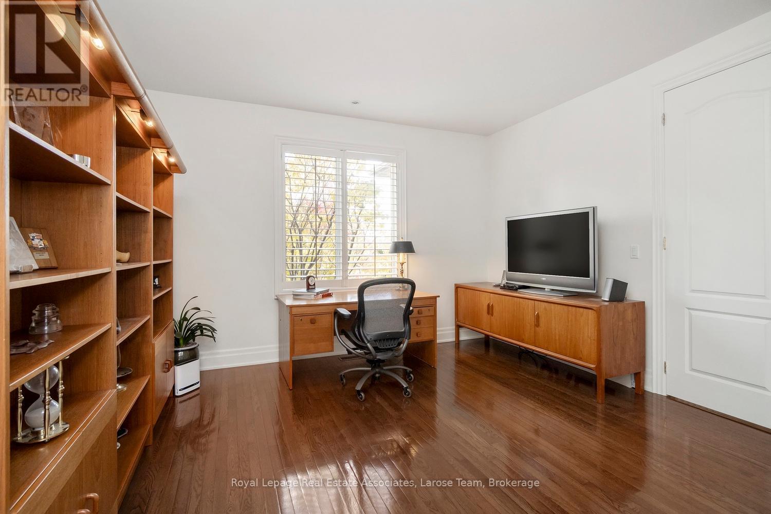 562 Gladwyne Court, Mississauga, Ontario  L5H 4L4 - Photo 32 - W12856138