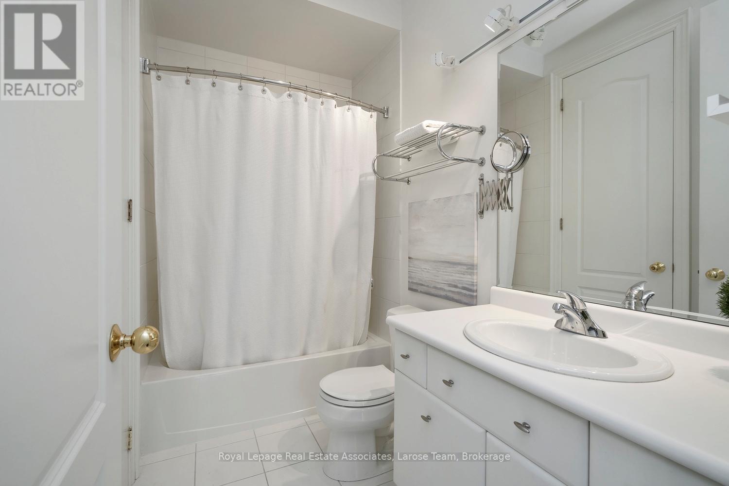 562 Gladwyne Court, Mississauga, Ontario  L5H 4L4 - Photo 35 - W12856138