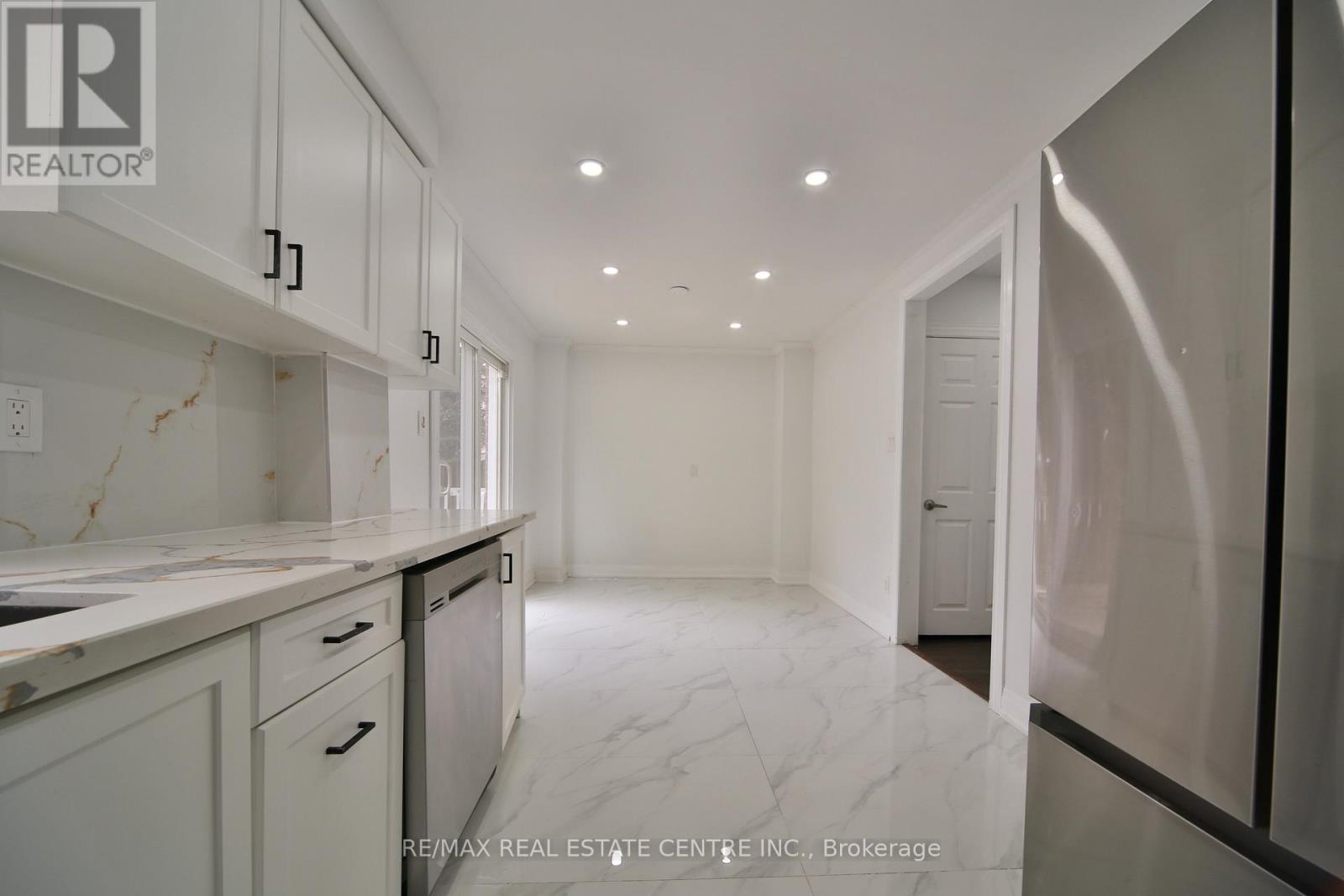 20 Mozart Crescent, Brampton, Ontario  L6Y 2W7 - Photo 10 - W13081538
