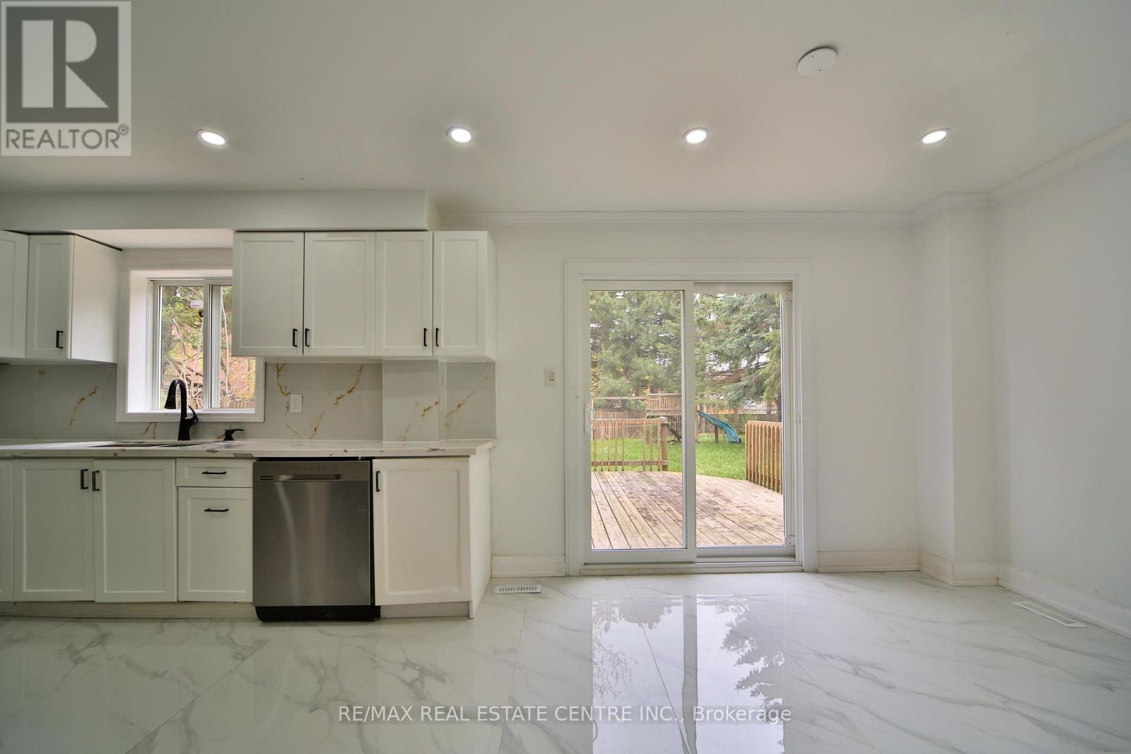 20 Mozart Crescent, Brampton, Ontario  L6Y 2W7 - Photo 11 - W13081538