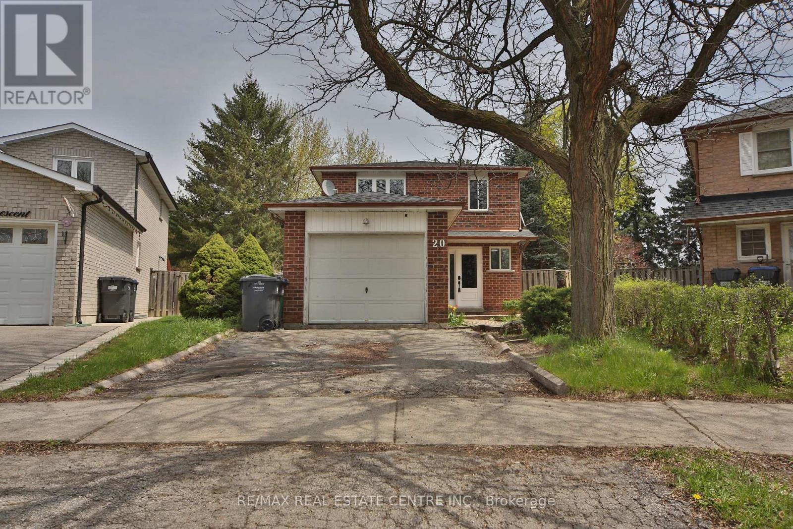20 Mozart Crescent, Brampton, Ontario  L6Y 2W7 - Photo 2 - W13081538