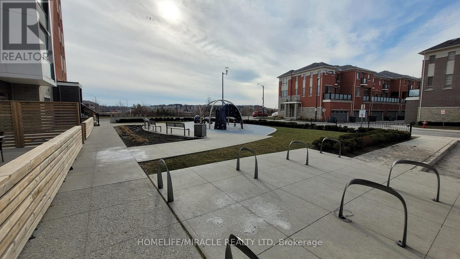 318 - 200 Lagerfeld Drive, Brampton, Ontario  L7A 5G5 - Photo 4 - W13081552