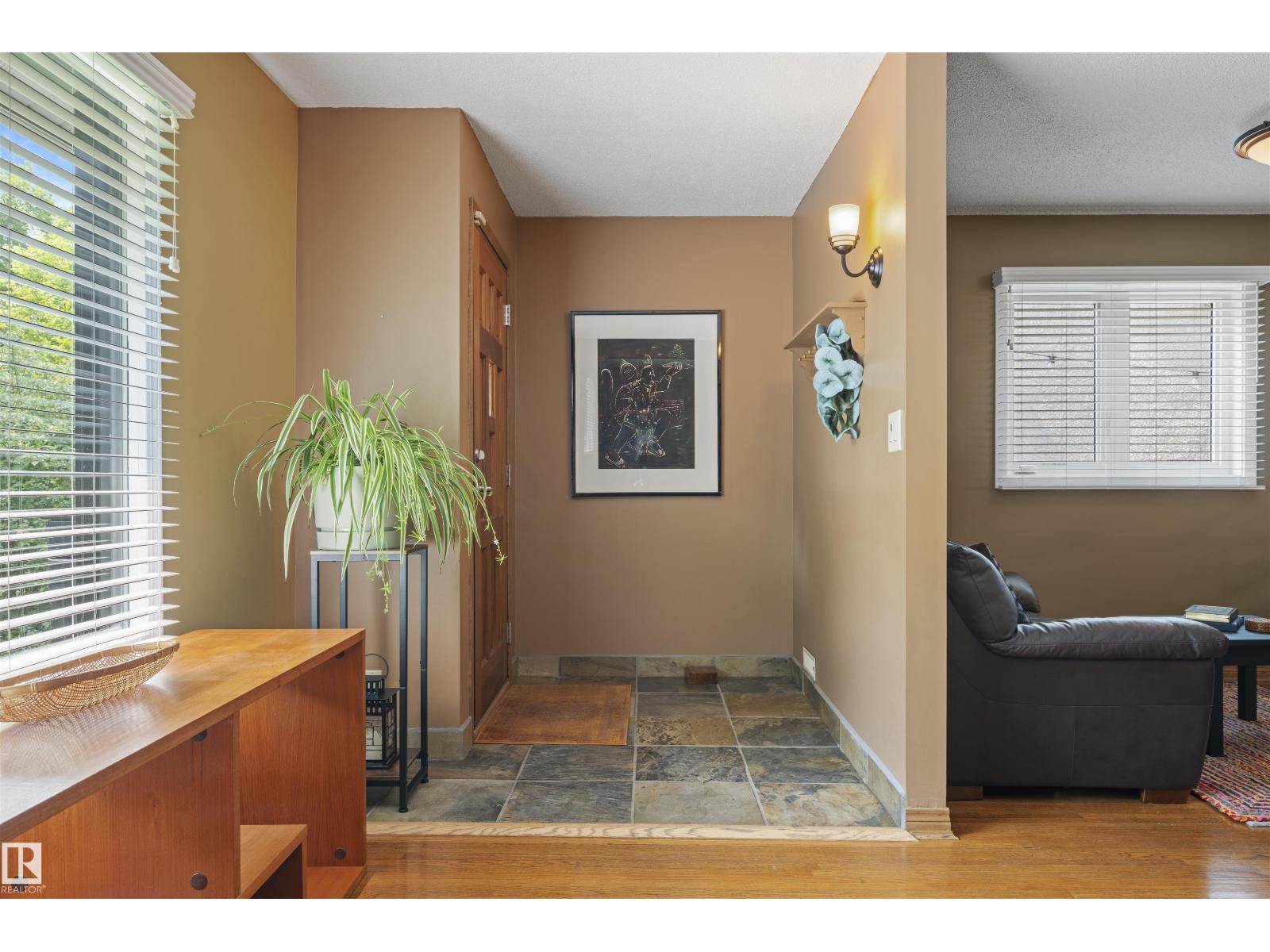 11622 76 Av Nw, Edmonton, Alberta  T6G 0K8 - Photo 3 - E4485680