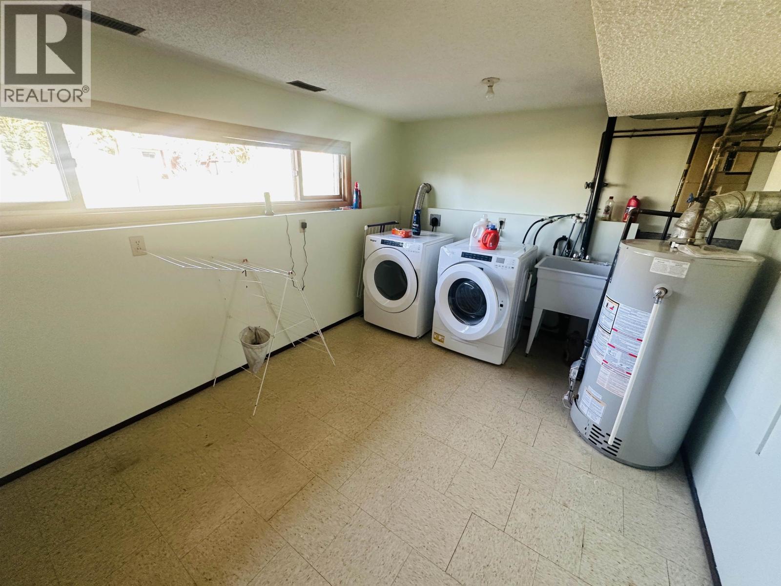 536 5th Avenue, Burns Lake, British Columbia  V0J 1E0 - Photo 31 - R3074884