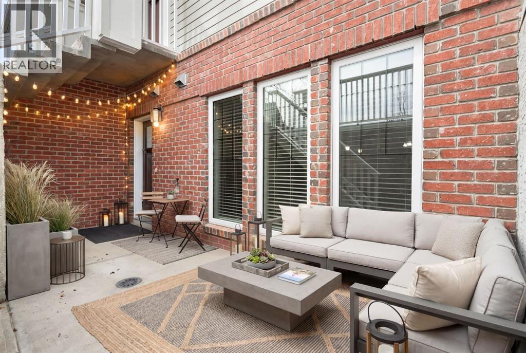 30 Mike Ralph Way Sw, Calgary, Alberta  T3E 0H8 - Photo 2 - A2307454