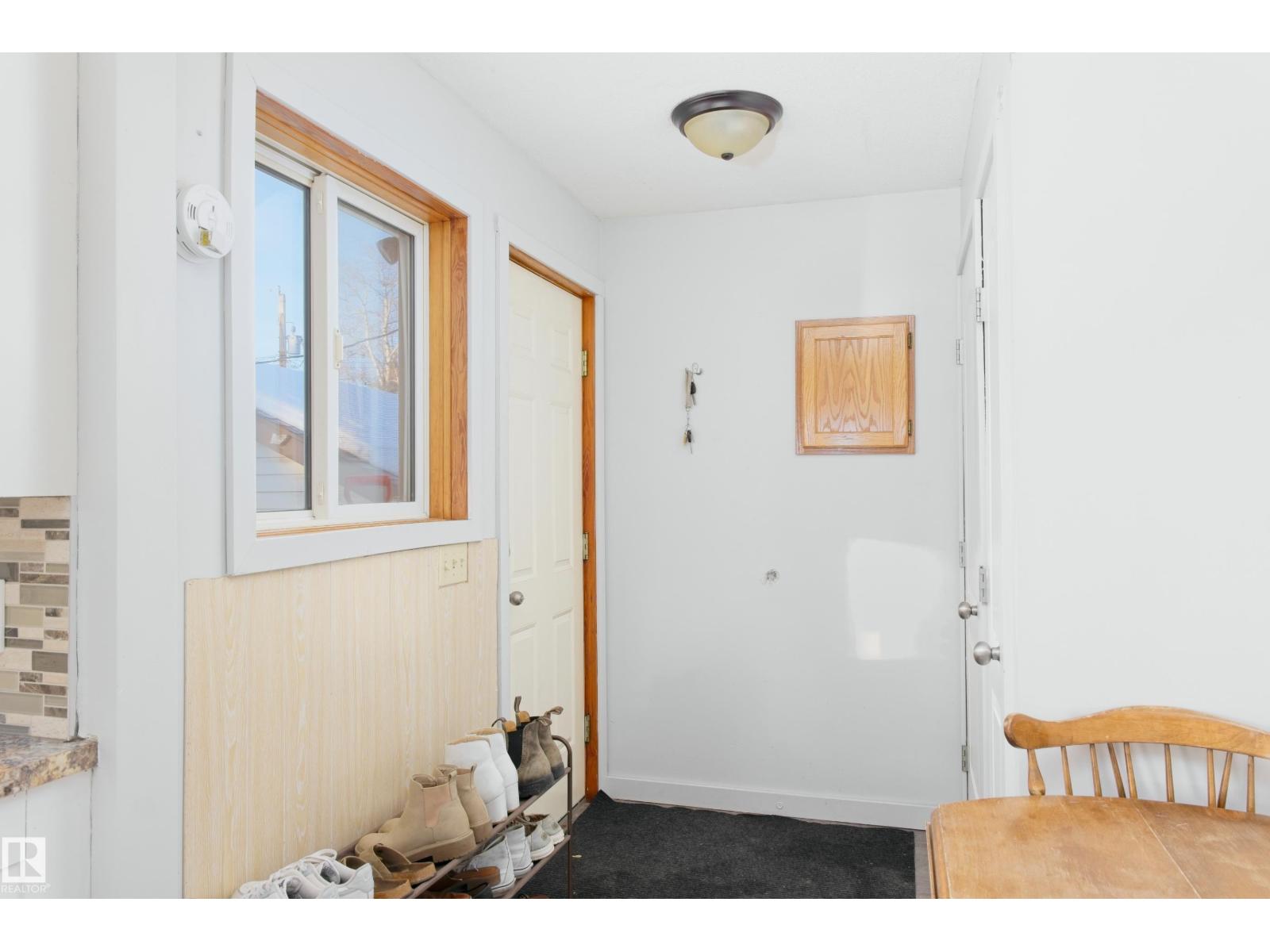 5016 53 St, Barrhead, Alberta  T7N 1E8 - Photo 7 - E4471990