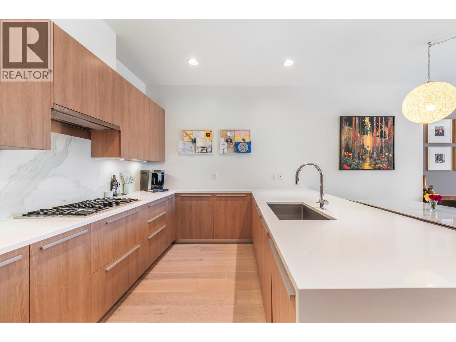 2765 Mountain Highway, North Vancouver, British Columbia  V7J 0B4 - Photo 7 - R3119210