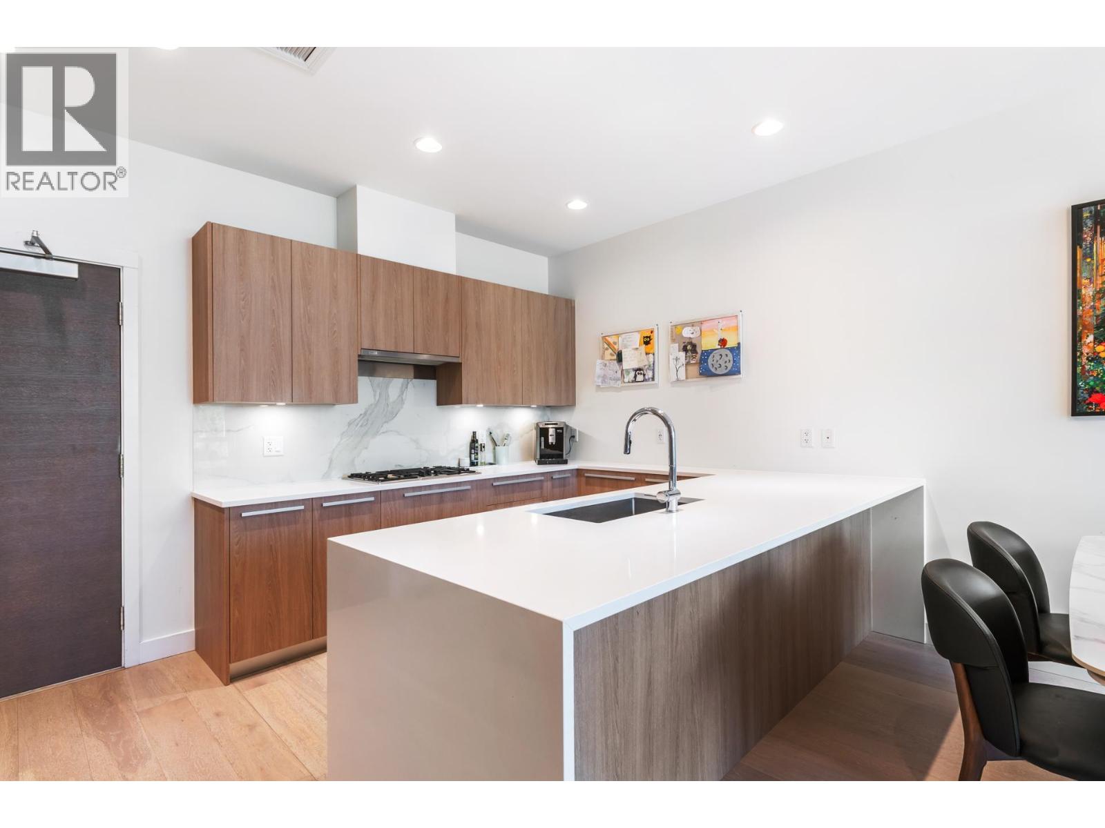 2765 Mountain Highway, North Vancouver, British Columbia  V7J 0B4 - Photo 9 - R3119210