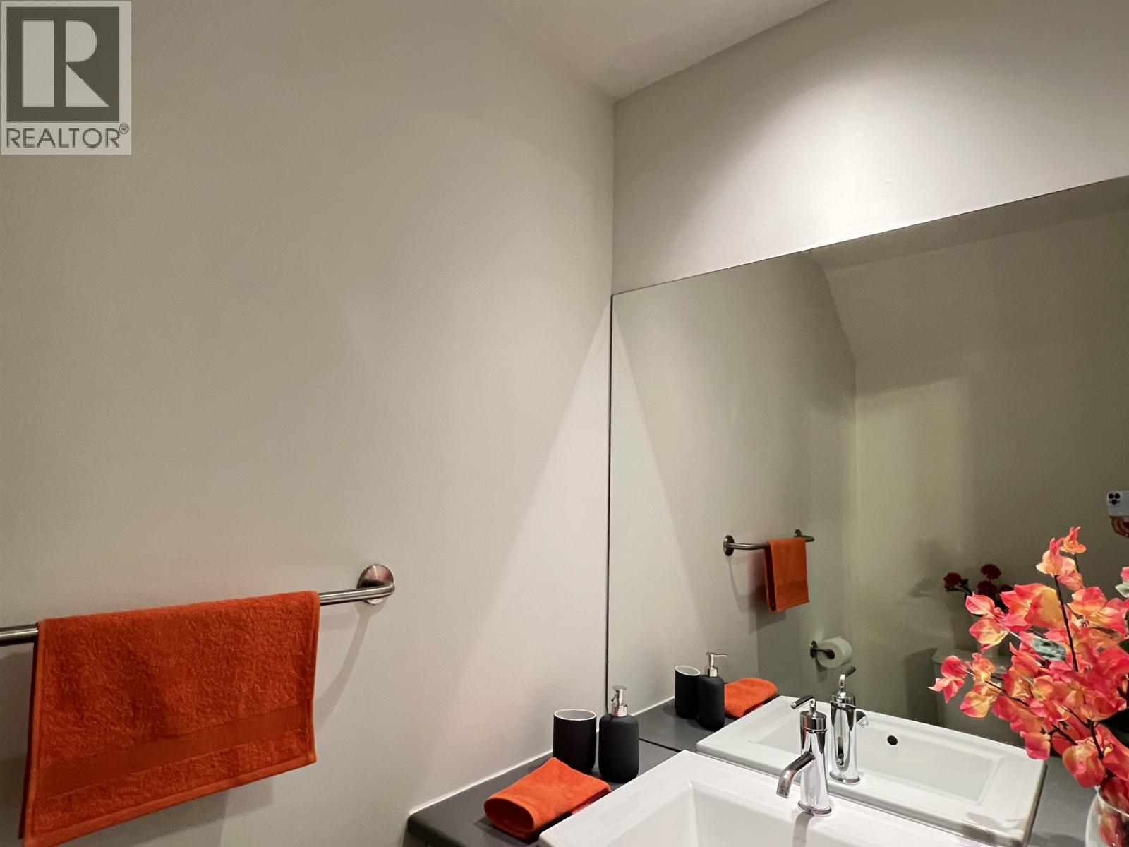 103 7478 Byrnepark Walk, Burnaby, British Columbia  V3N 0B5 - Photo 10 - R3119220