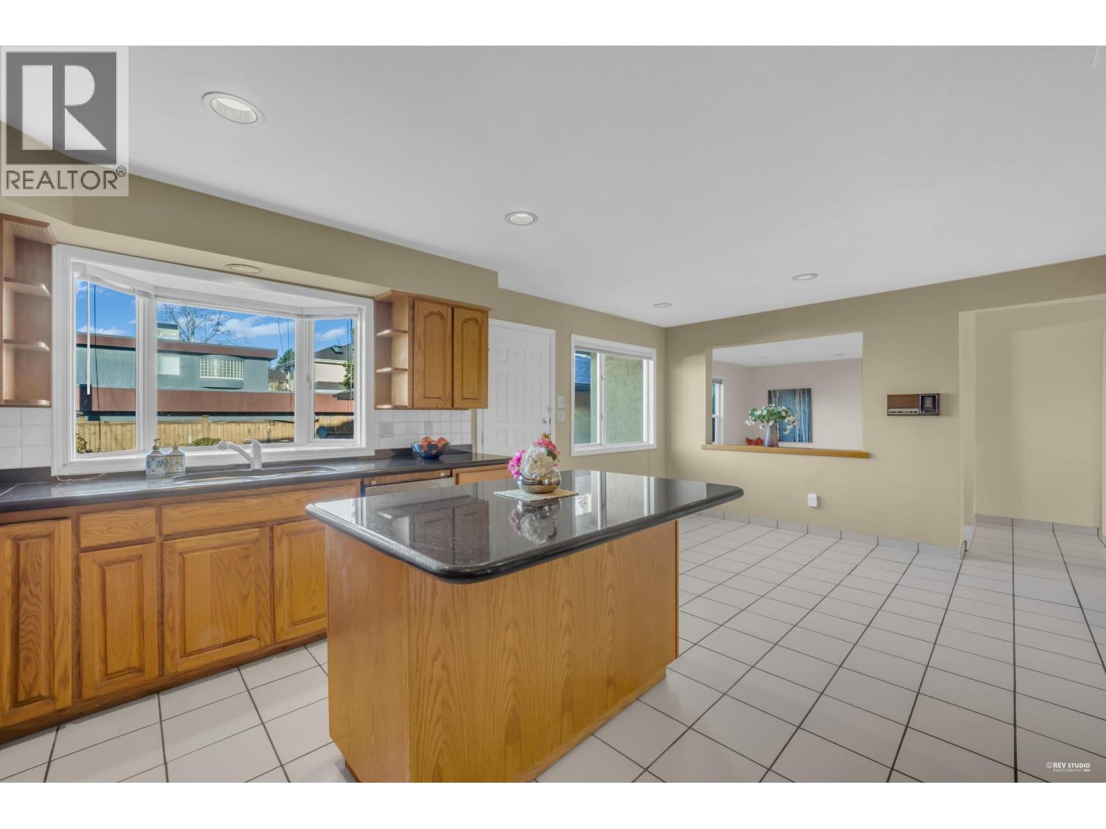 2445 W 19th Avenue, Vancouver, British Columbia  V6L 1C8 - Photo 9 - R3119241