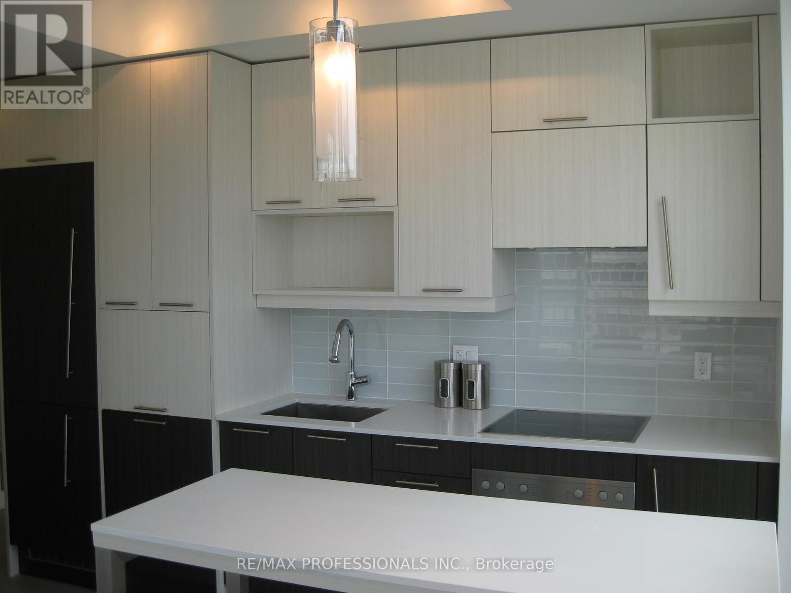 1902 - 199 Richmond Street W, Toronto, Ontario  M5V 0H4 - Photo 2 - C13081590