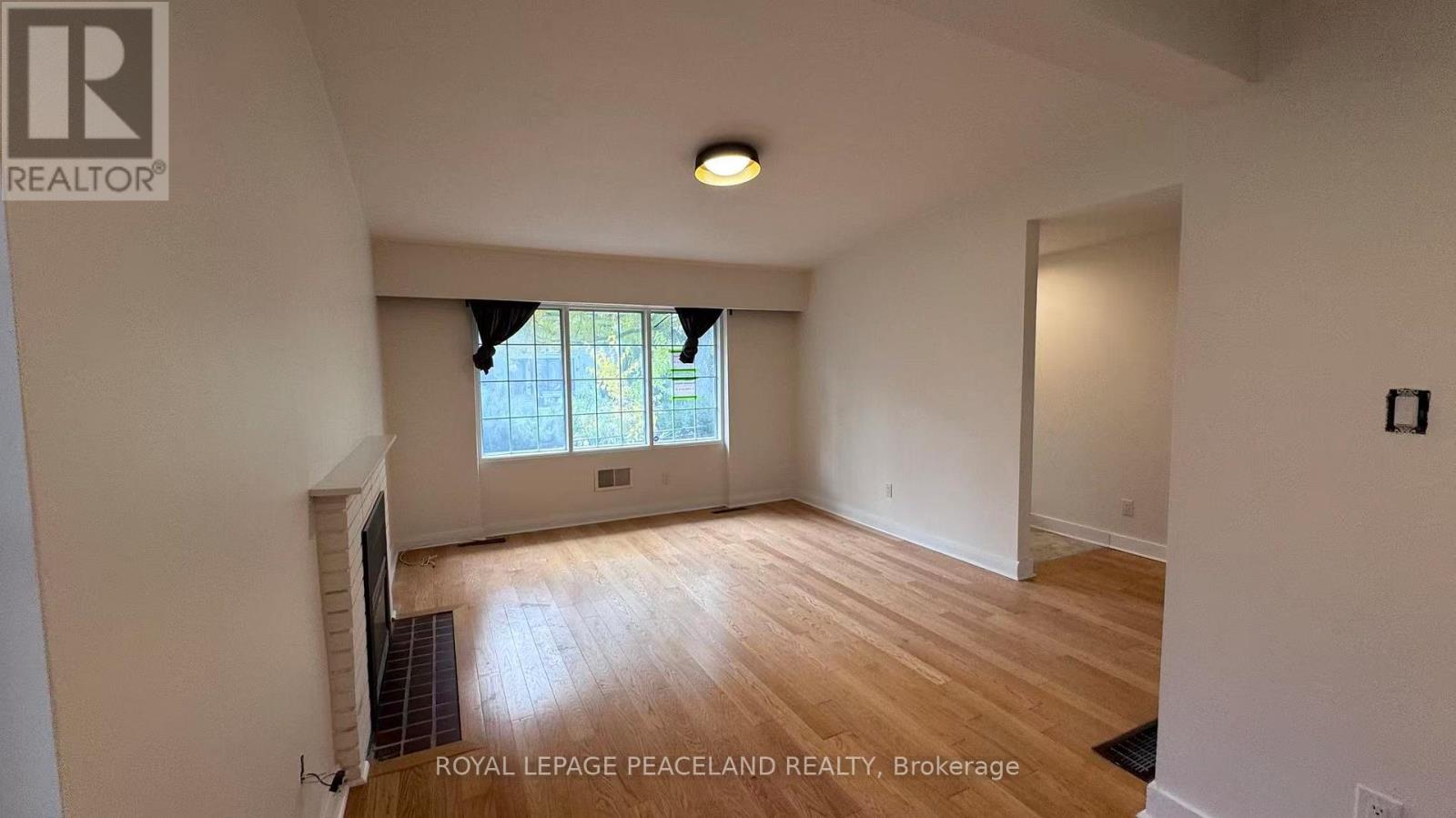 Upper, Utility Included - 66 Paperbirch Drive, Toronto, Ontario  M3C 2E7 - Photo 3 - C13081604