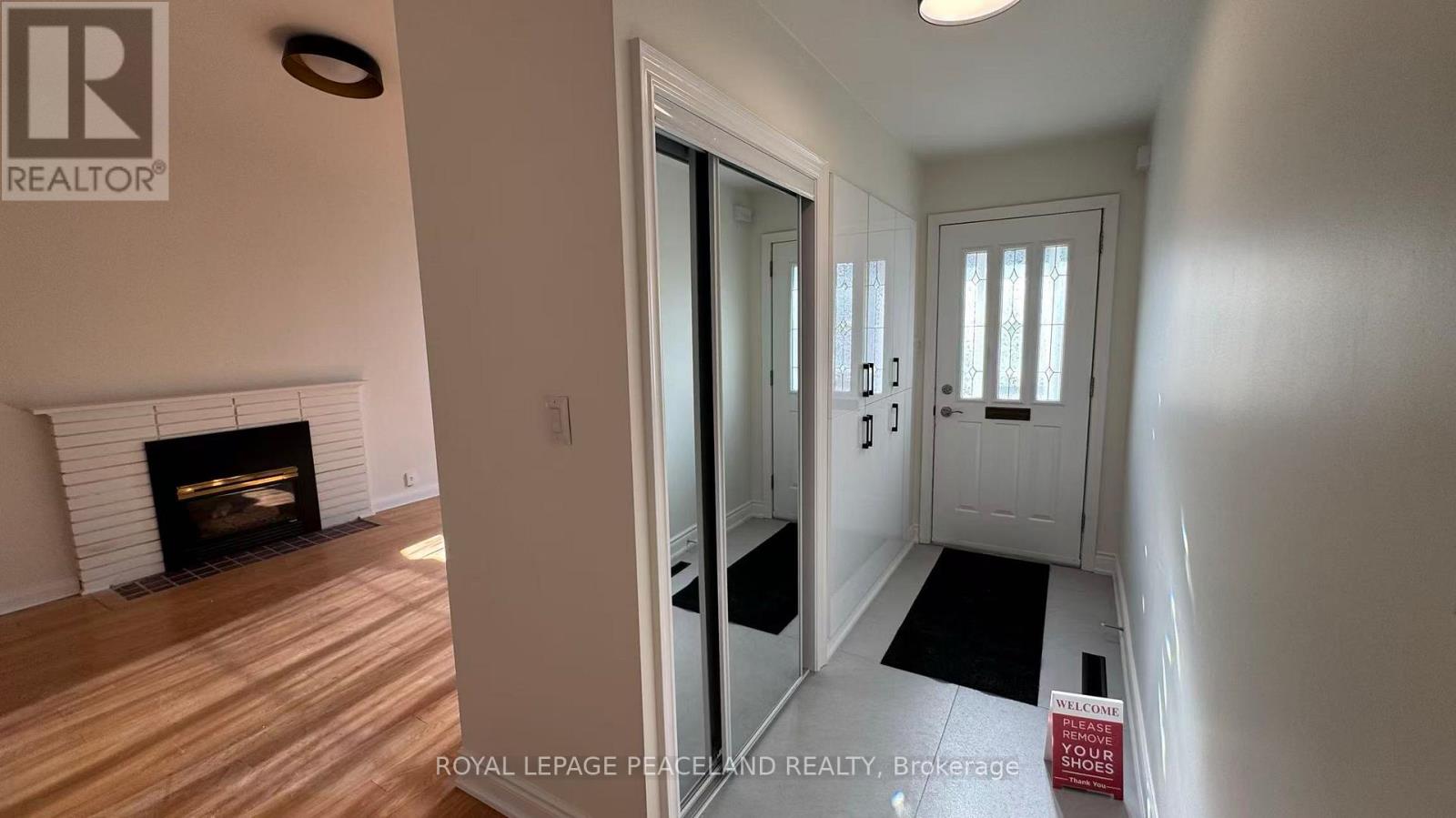 Upper, Utility Included - 66 Paperbirch Drive, Toronto, Ontario  M3C 2E7 - Photo 4 - C13081604