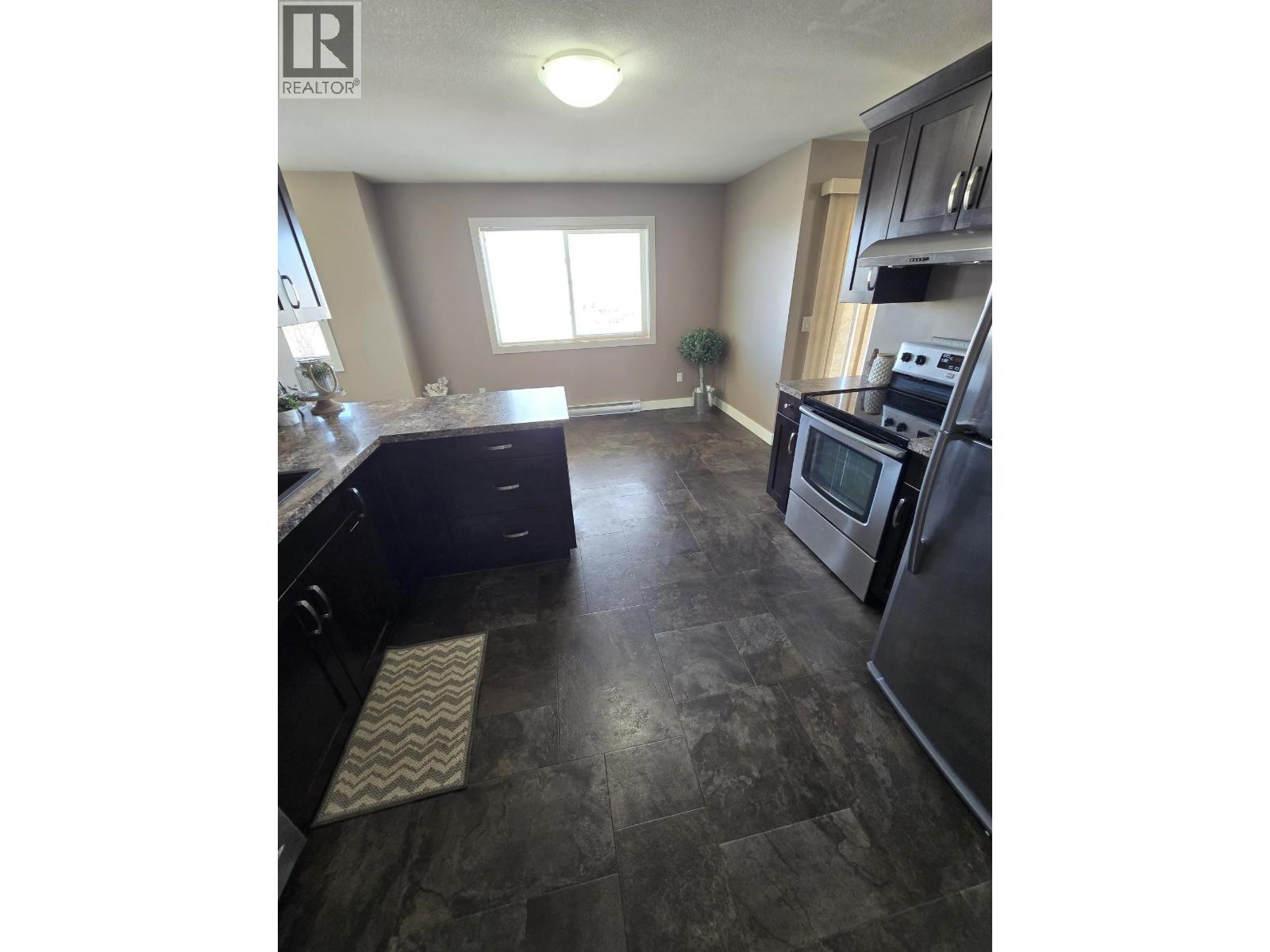 2 10219 98 Avenue, Fort St. John, British Columbia  V1J 0B1 - Photo 3 - R3119158