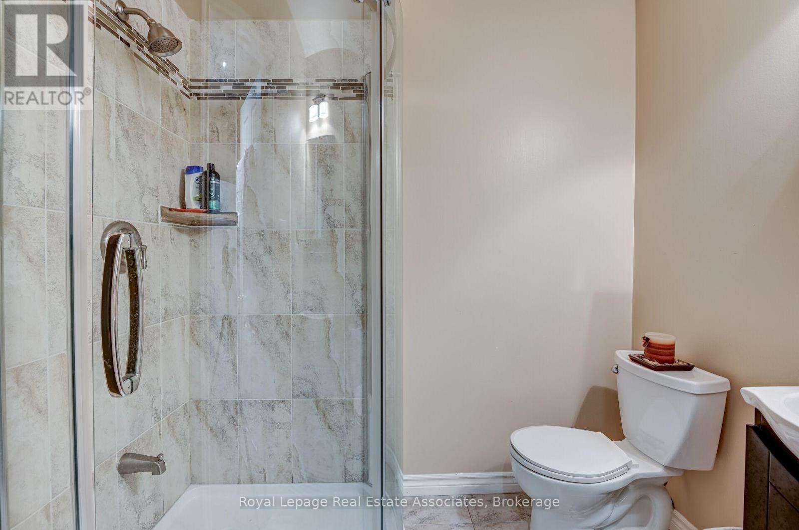 70 Nectarine Crescent, Brampton, Ontario  L6S 5Z1 - Photo 20 - W13081582