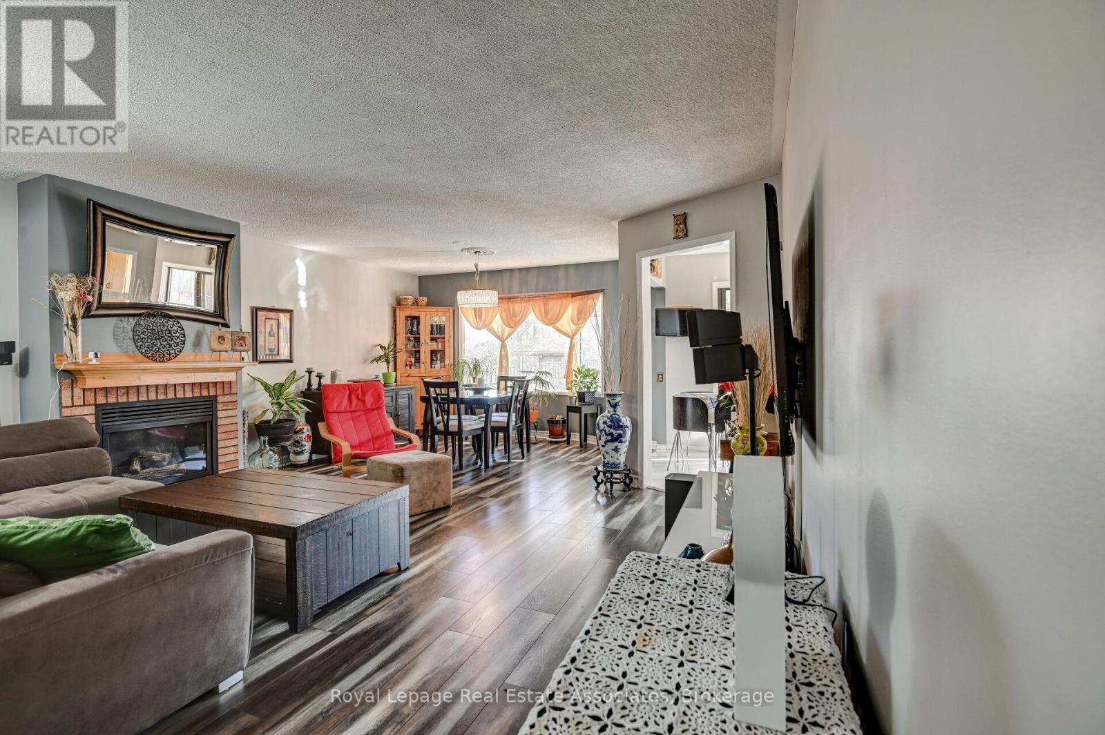 70 Nectarine Crescent, Brampton, Ontario  L6S 5Z1 - Photo 4 - W13081582
