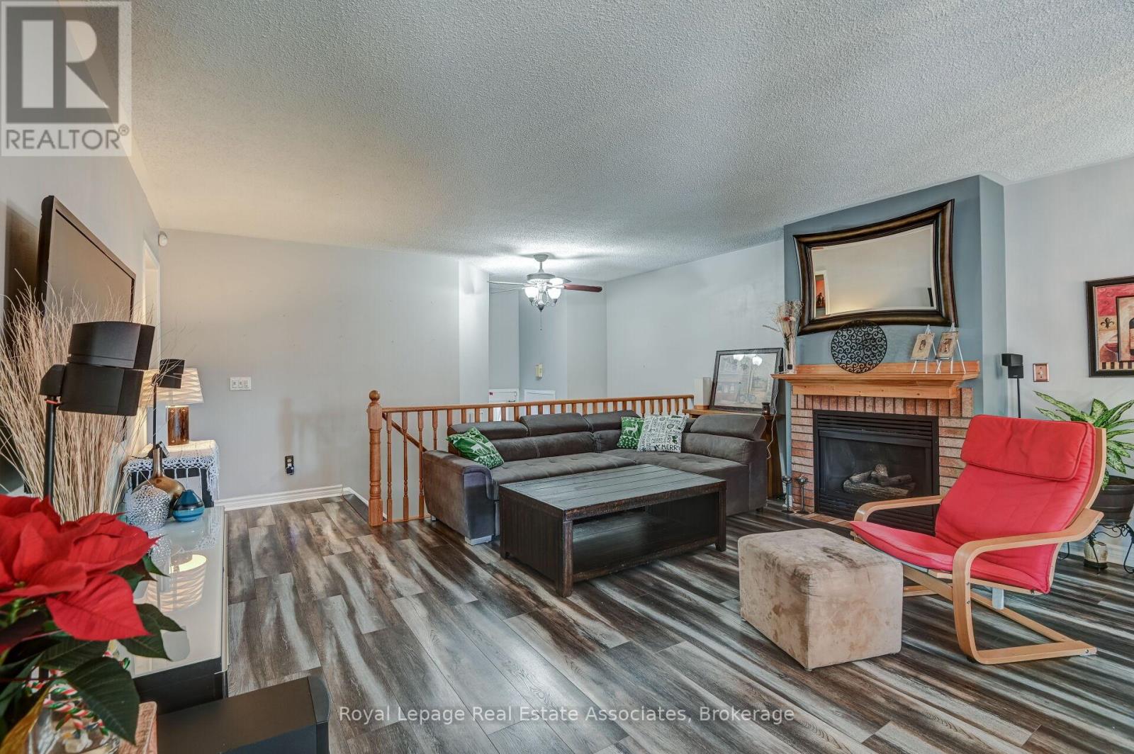 70 Nectarine Crescent, Brampton, Ontario  L6S 5Z1 - Photo 5 - W13081582