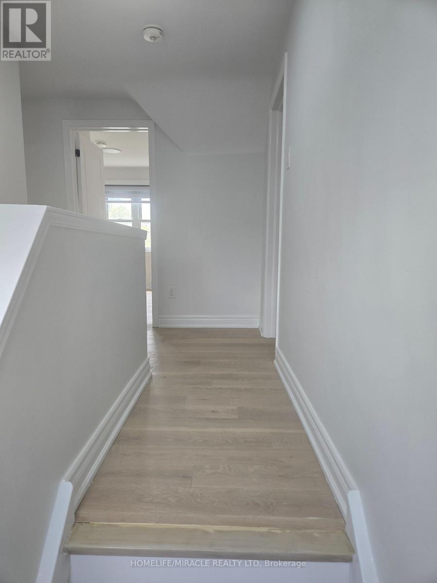 21 Gregory Street, Brampton, Ontario  L6Y 1G2 - Photo 11 - W13081596
