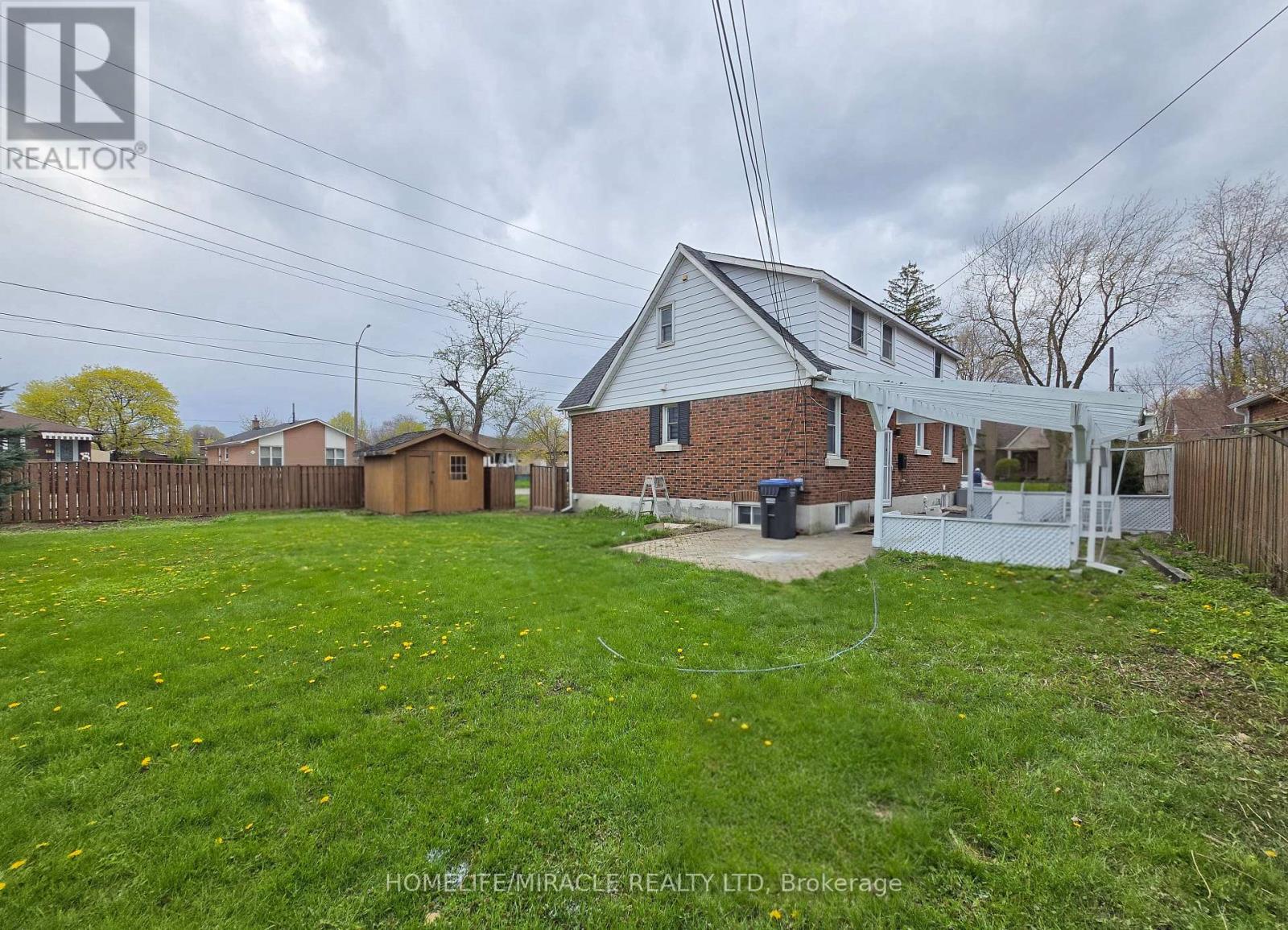 21 Gregory Street, Brampton, Ontario  L6Y 1G2 - Photo 3 - W13081596