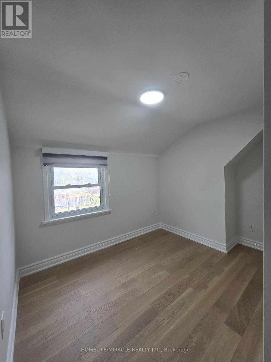 21 Gregory Street, Brampton, Ontario  L6Y 1G2 - Photo 8 - W13081596