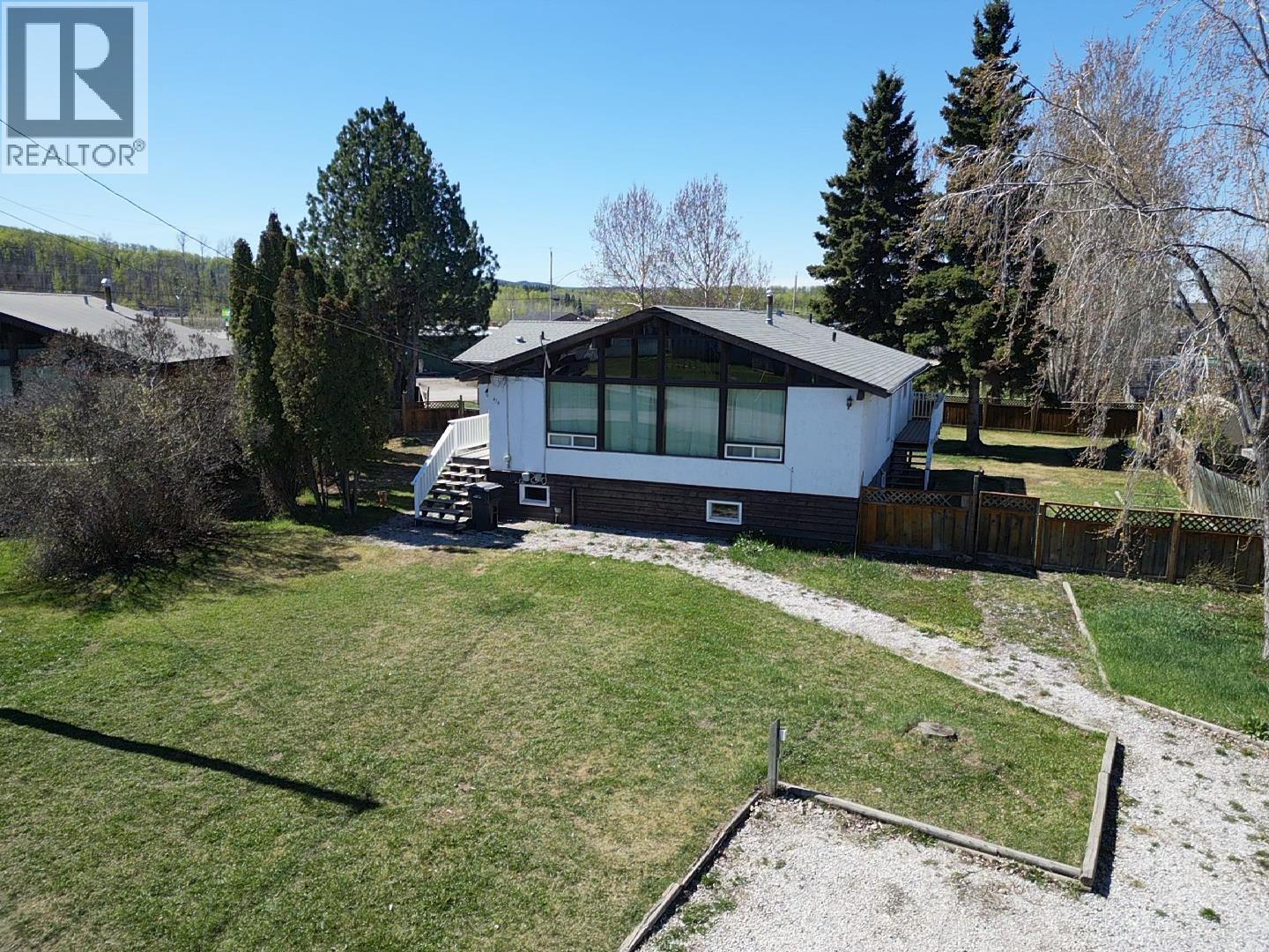 414 Endako Place, Fraser Lake, British Columbia  V0J 1S0 - Photo 2 - R3113155