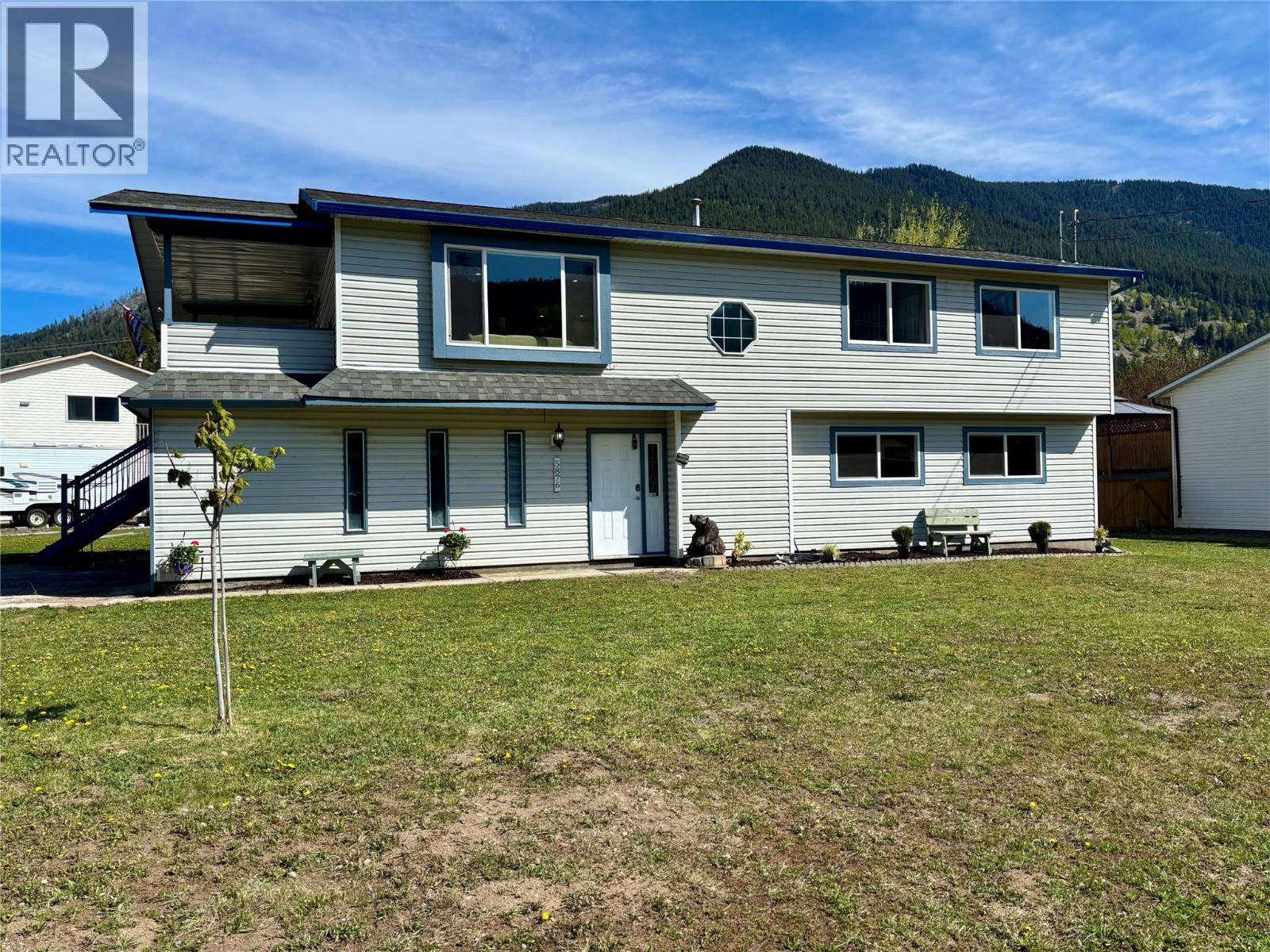 5876 Westwynd Drive, Falkland, British Columbia