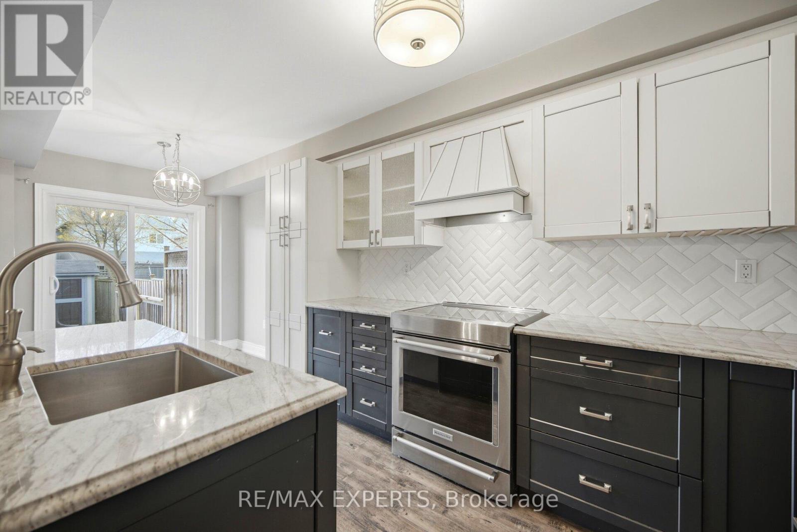 9 Catkins Crescent, Whitby (Taunton North), Ontario  L1R 3A2 - Photo 4 - E13081608
