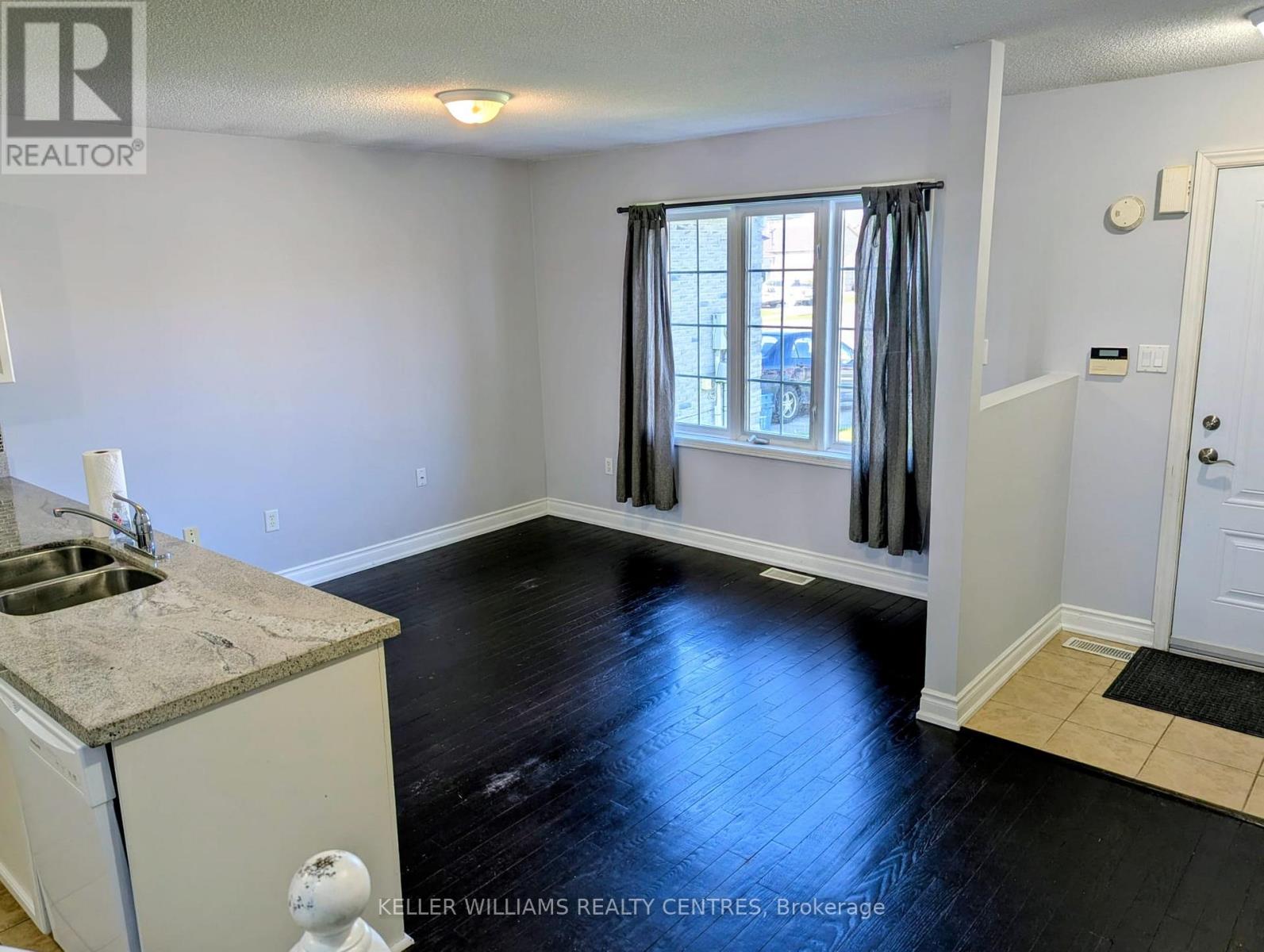 Upper - 152 Madelaine Drive, Barrie, Ontario  L4N 0N1 - Photo 6 - S13081658