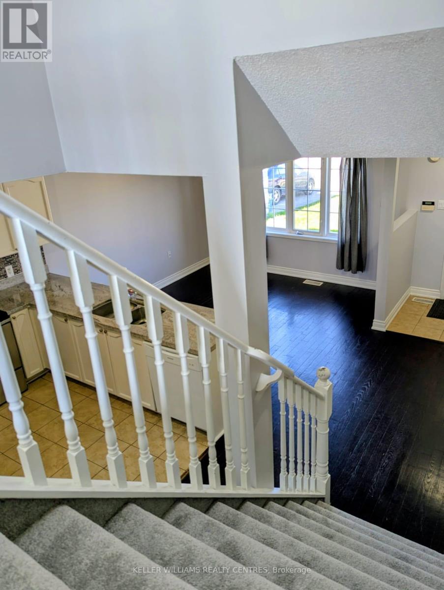 Upper - 152 Madelaine Drive, Barrie, Ontario  L4N 0N1 - Photo 7 - S13081658