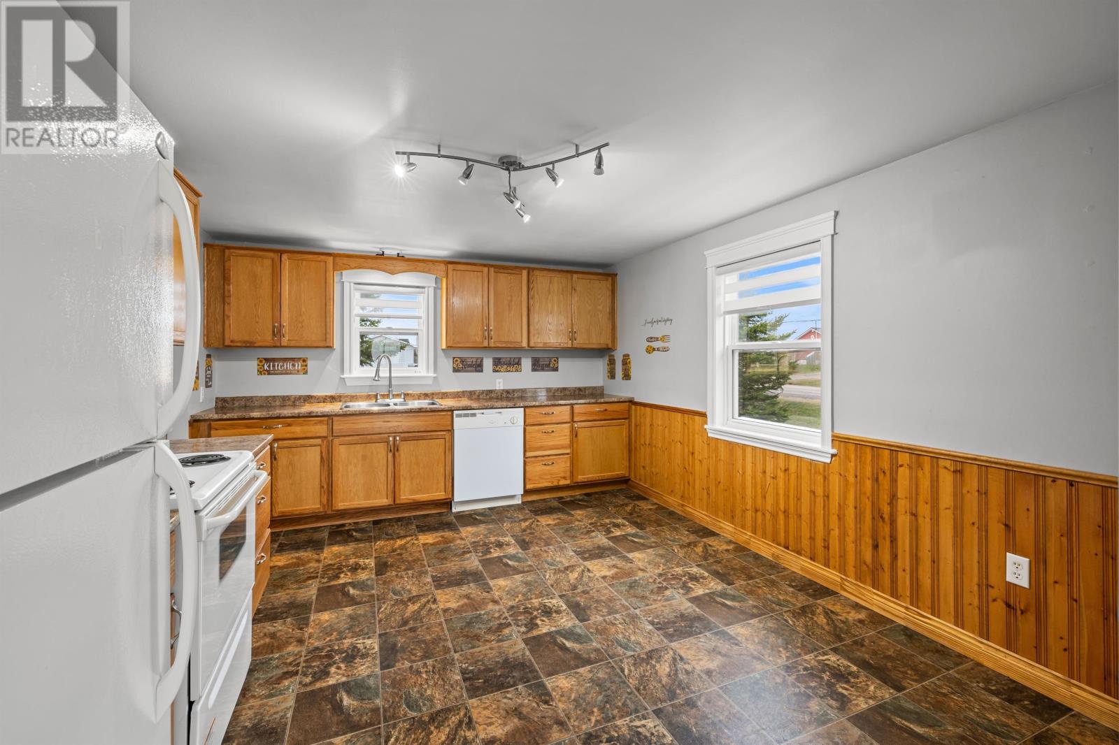 217 North Drive, Summerside, Prince Edward Island  C1N 4E7 - Photo 2 - 202609646