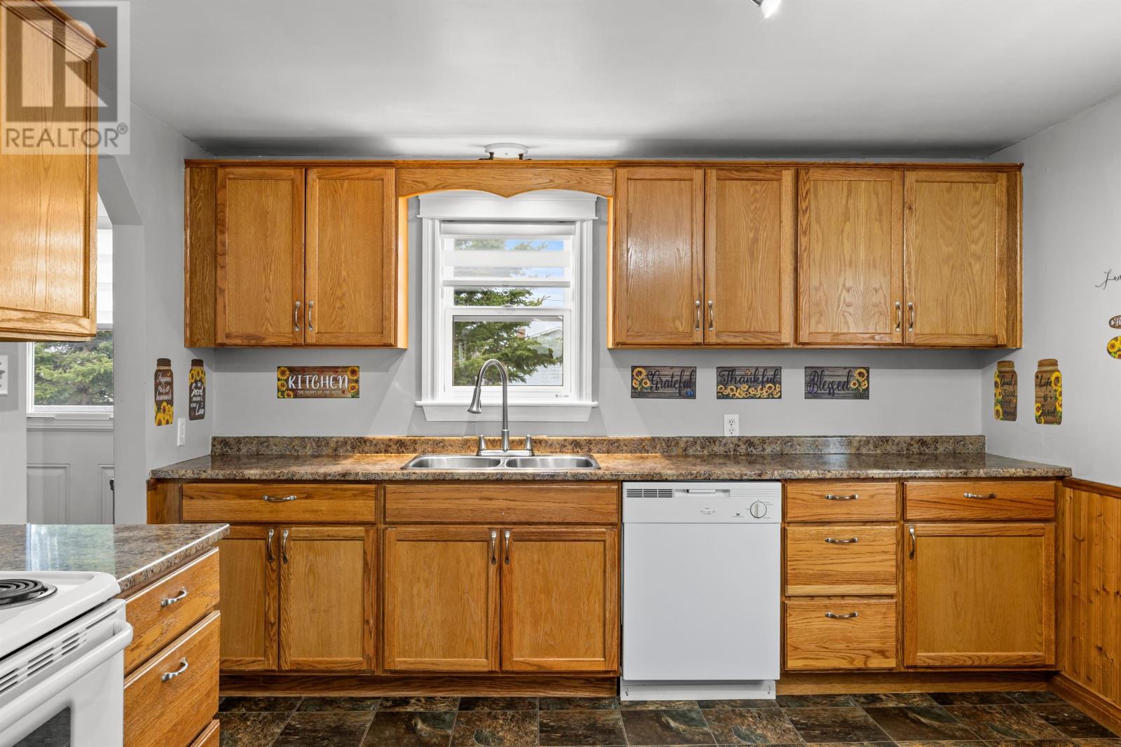217 North Drive, Summerside, Prince Edward Island  C1N 4E7 - Photo 3 - 202609646