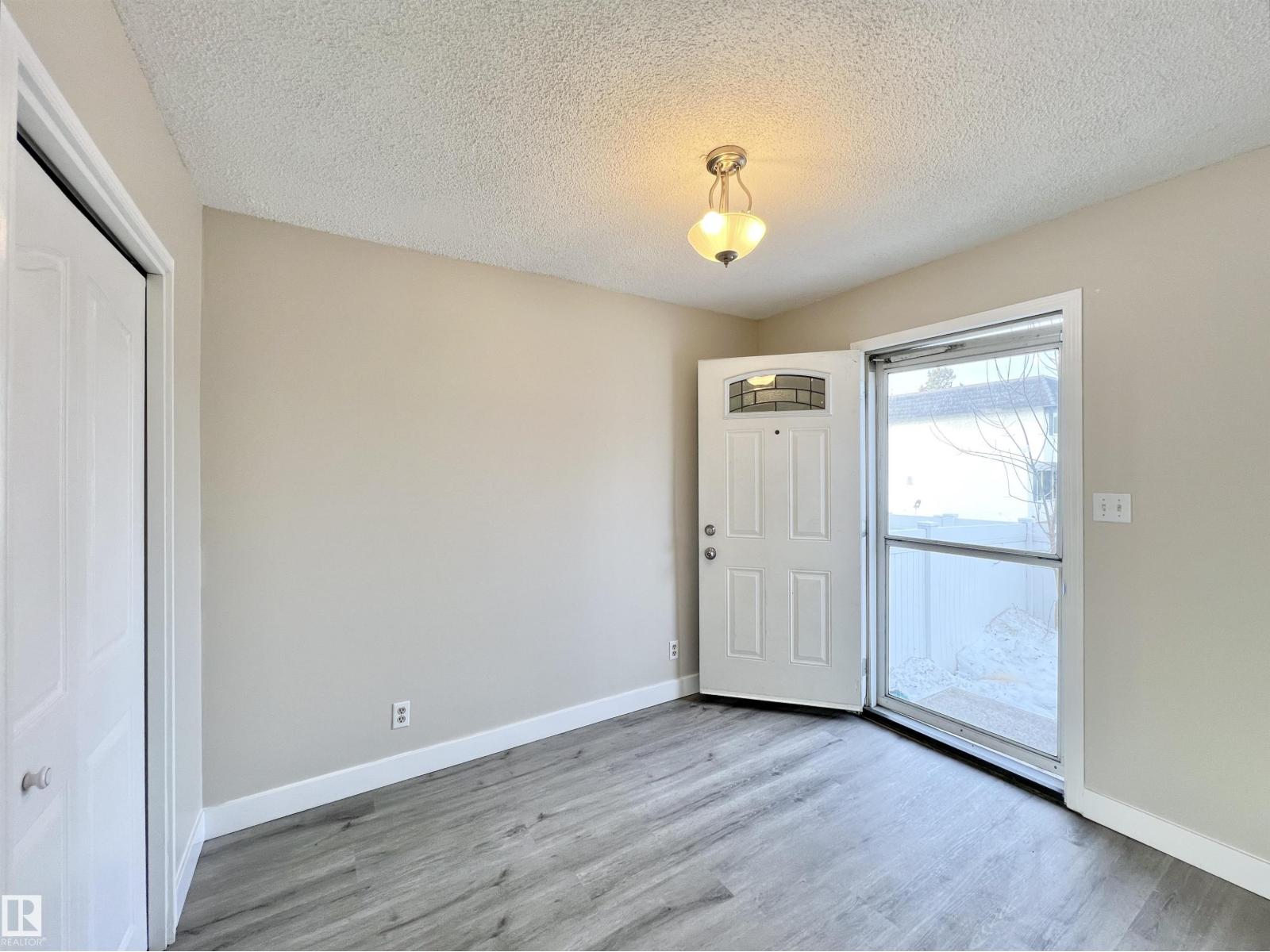 11357 22 Av NW, Edmonton, Alberta  T6J 4V8 - Photo 6 - E4473272