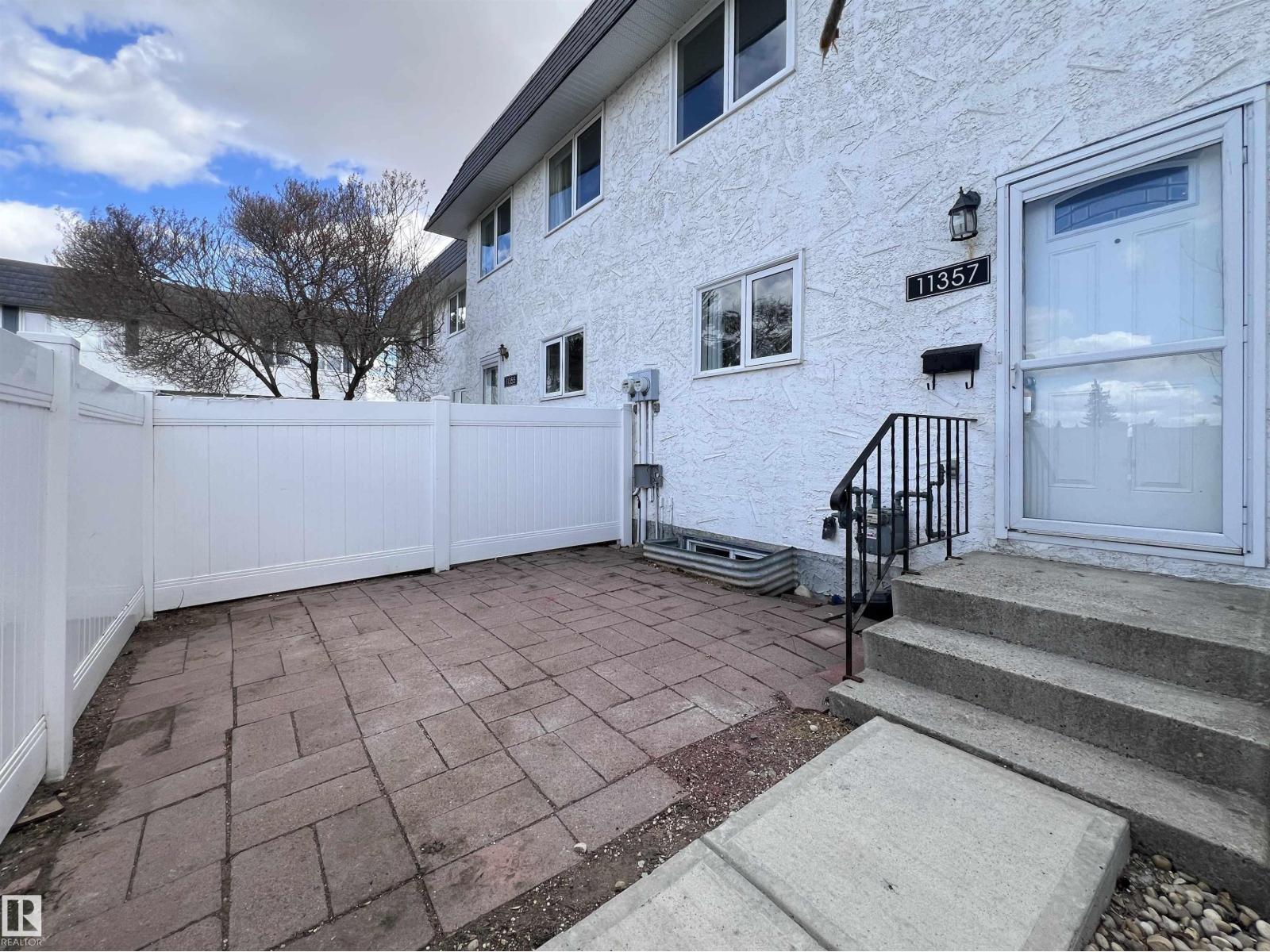 11357 22 Av NW, Edmonton, Alberta  T6J 4V8 - Photo 3 - E4473272