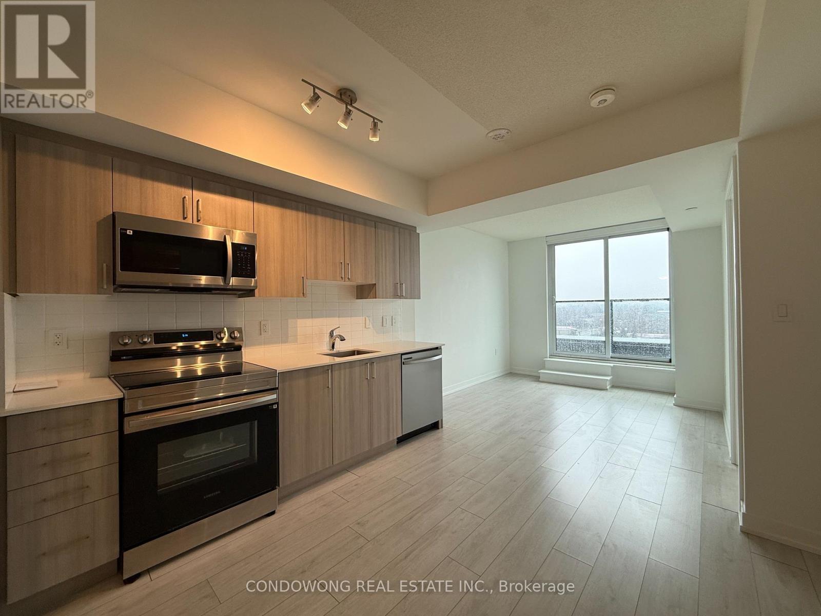 810 - 556 Marlee Avenue, Toronto, Ontario  M6B 0B1 - Photo 2 - W13081634