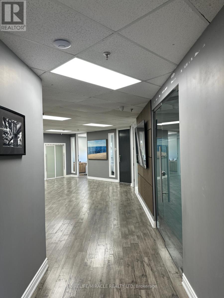 300 - 5045 Orbitor Drive, Mississauga, Ontario  L4W 4Y4 - Photo 8 - W13081638