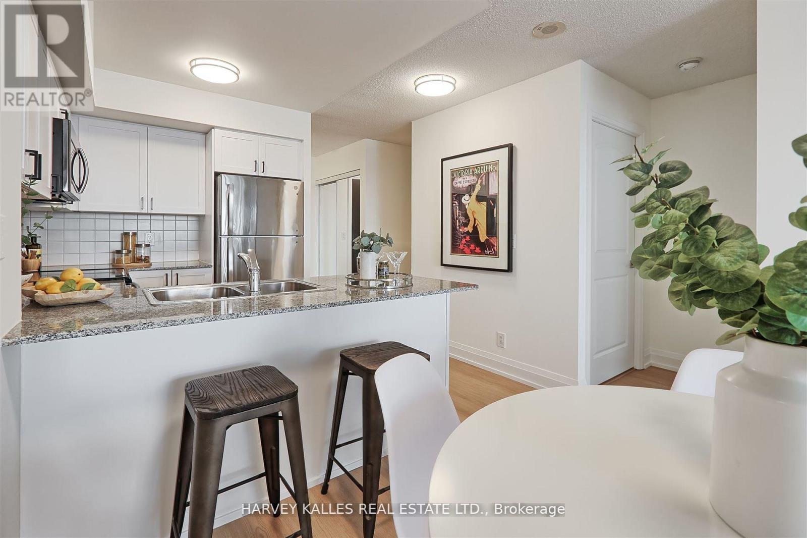 912 - 1070 Sheppard Avenue W, Toronto, Ontario  M3J 0G8 - Photo 17 - W13081680