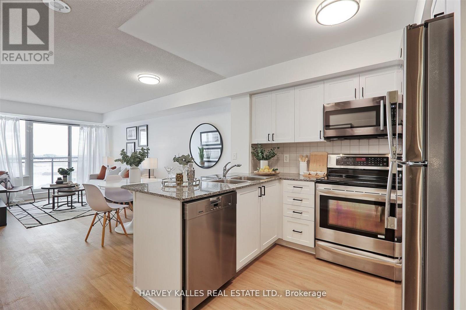 912 - 1070 Sheppard Avenue W, Toronto, Ontario  M3J 0G8 - Photo 4 - W13081680