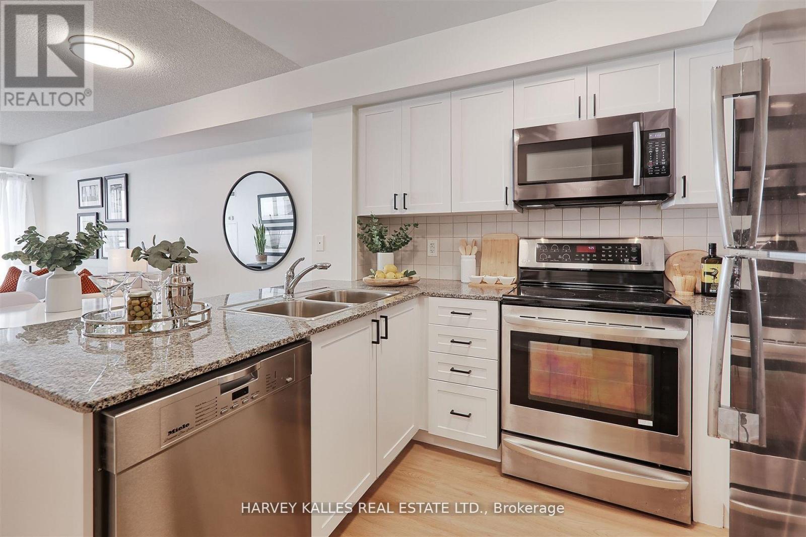 912 - 1070 Sheppard Avenue W, Toronto, Ontario  M3J 0G8 - Photo 5 - W13081696