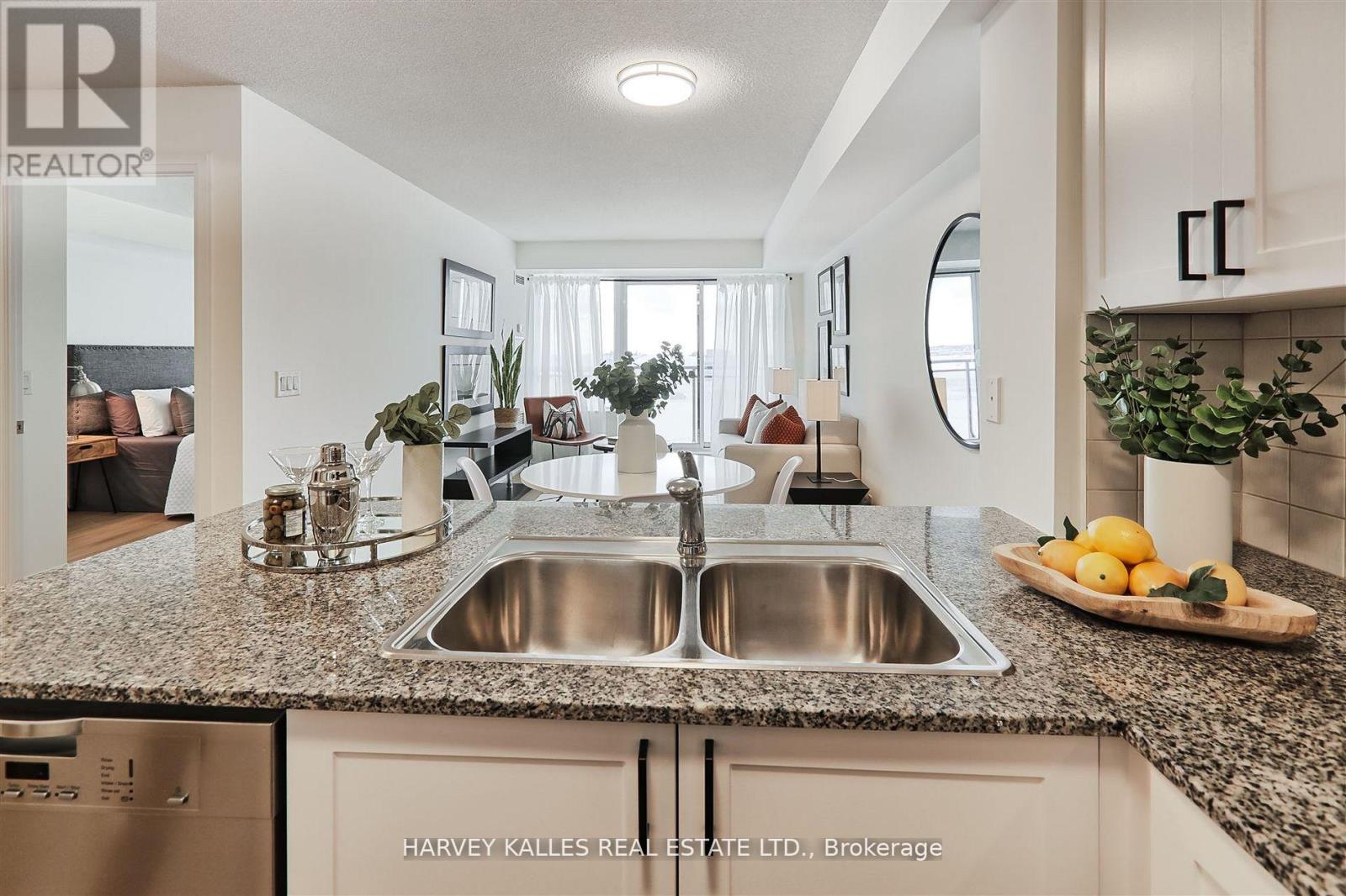 912 - 1070 Sheppard Avenue W, Toronto, Ontario  M3J 0G8 - Photo 7 - W13081696