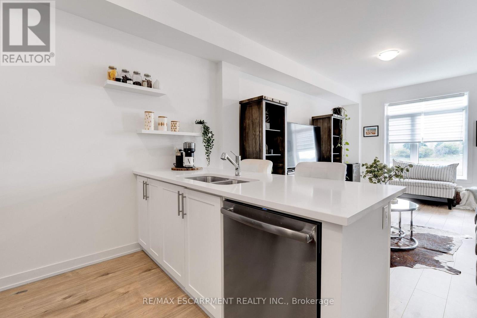 46 - 590 North Service Road, Hamilton, Ontario  L8E 5A6 - Photo 6 - X13081646