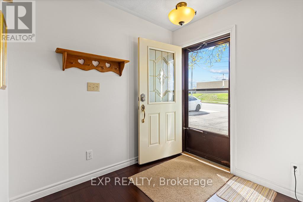 704 11th Street, Hanover, Ontario  N4N 3J4 - Photo 5 - X13081700