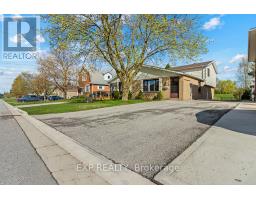 704 11TH STREET, Hanover, Ontario