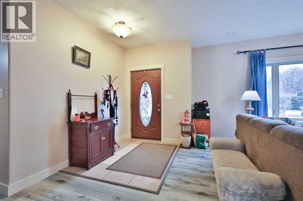 501 6 Avenue, Warner, Alberta  T0K 2L0 - Photo 5 - A2279254