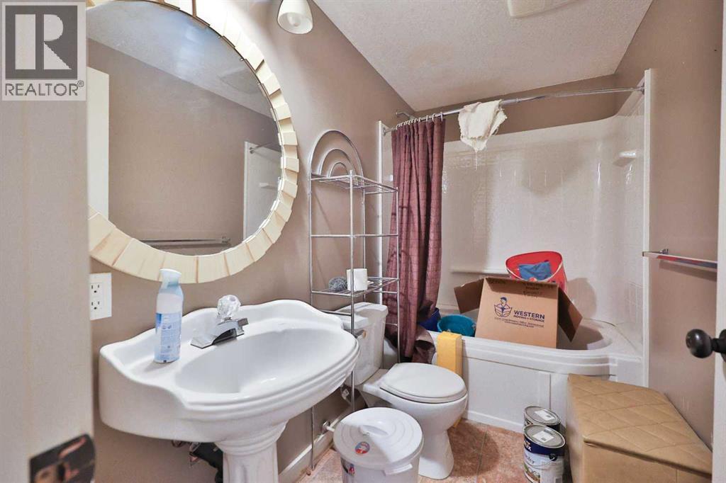 501 6 Avenue, Warner, Alberta  T0K 2L0 - Photo 32 - A2279254