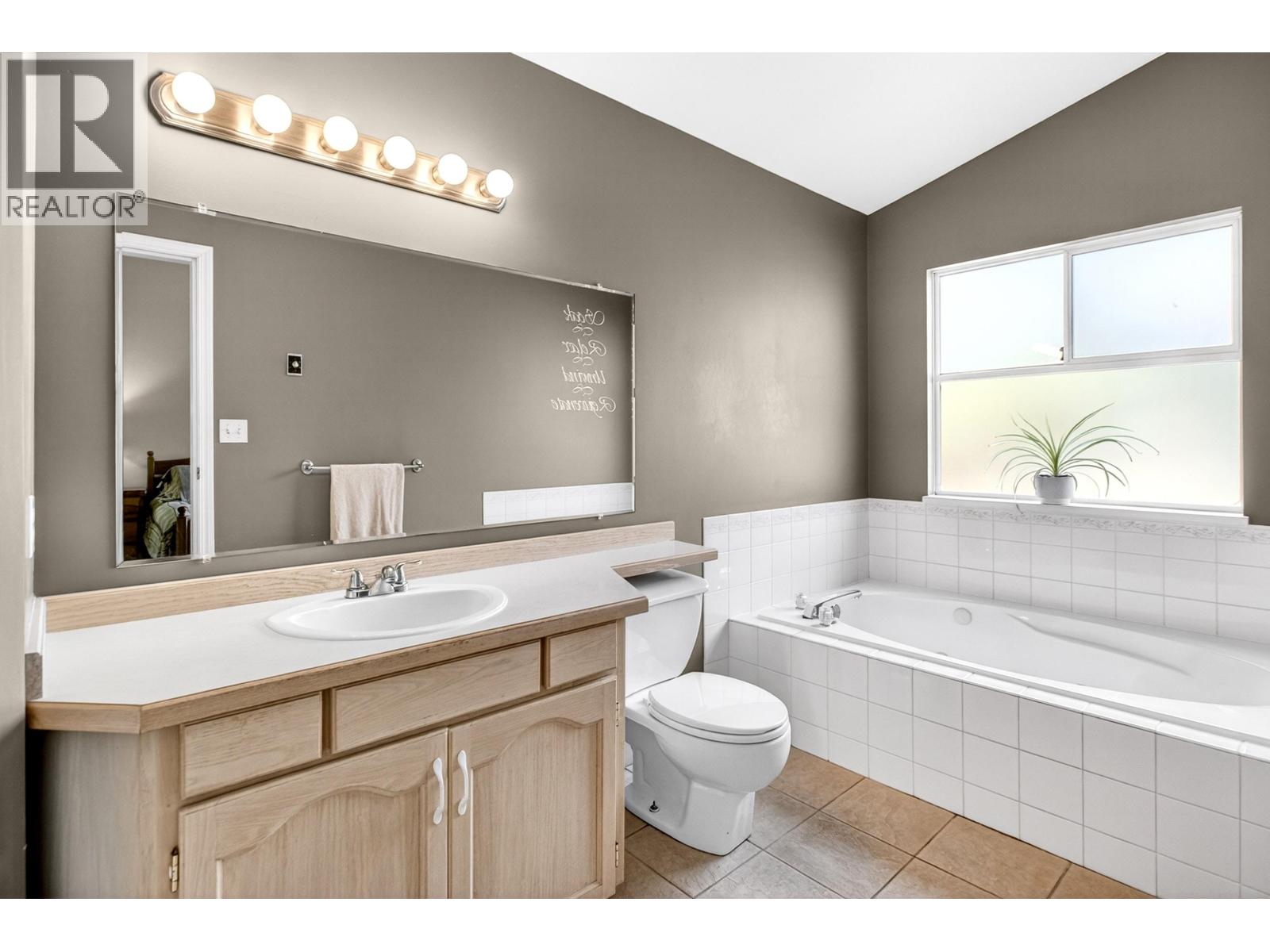 20673 W River Road, Maple Ridge, British Columbia  V2X 0P3 - Photo 15 - R3114539